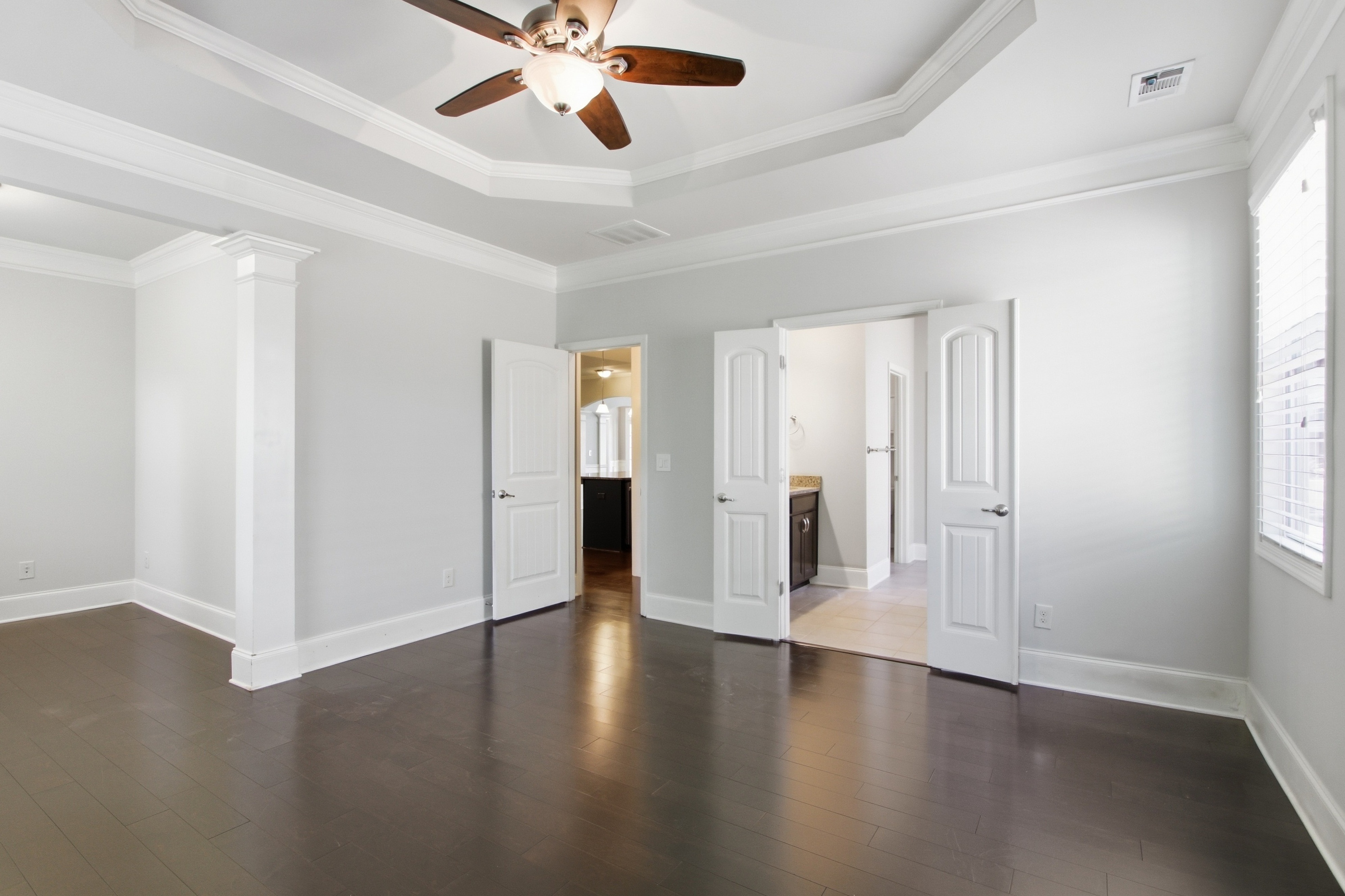 Photo 4 of 42 of 6785 Bransford Dr, Cumming, GA