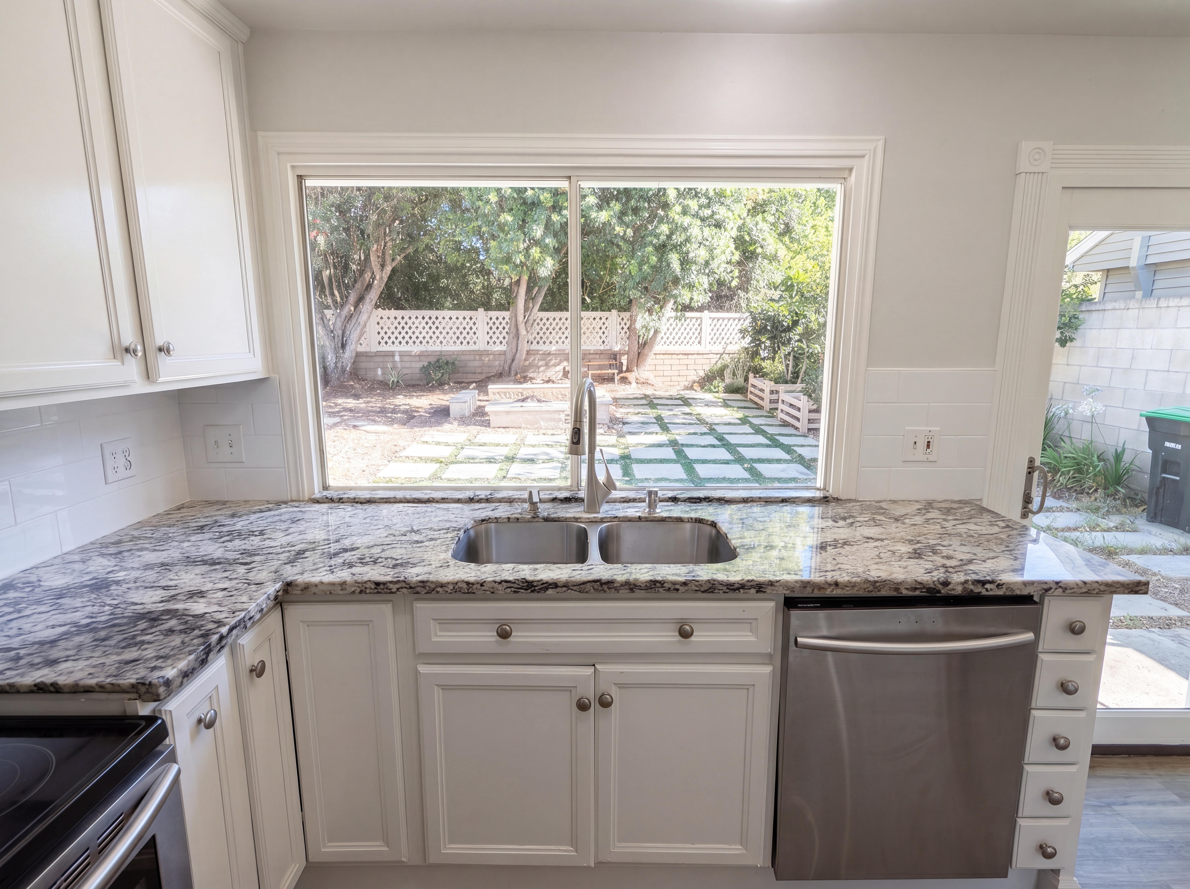 Photo 10 of 23 of 23732 San Dona, Laguna Hills, CA