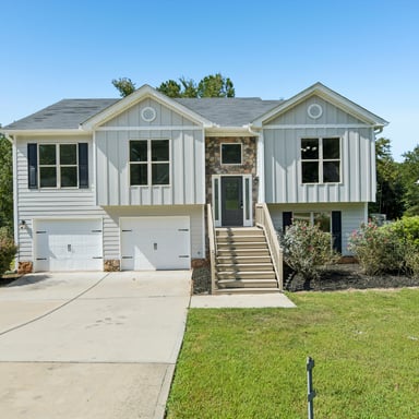 Property photo 1 of 410 Redtail Rd