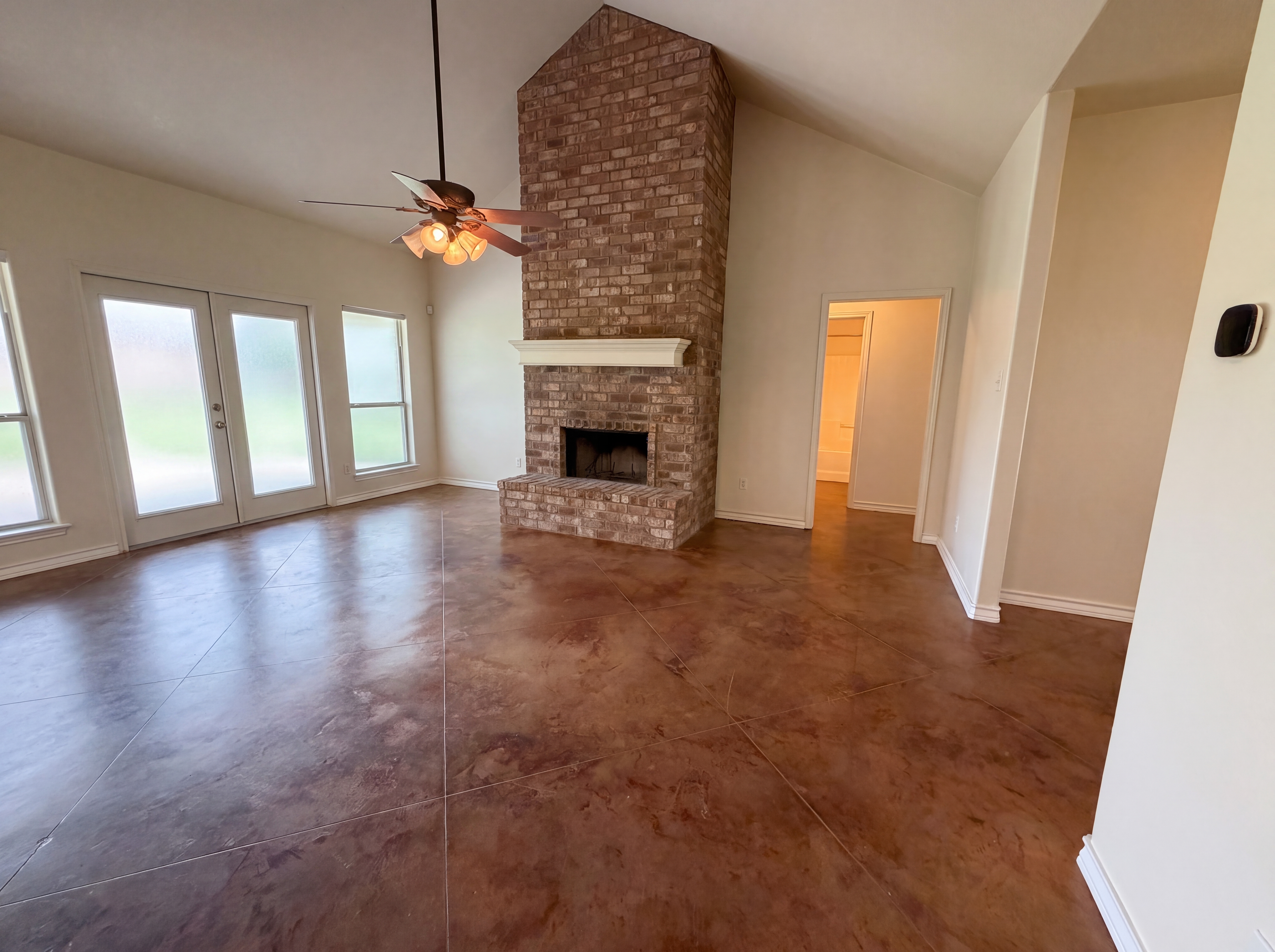 Photo 3 of 23 of 212 House Ave, Sandia, TX