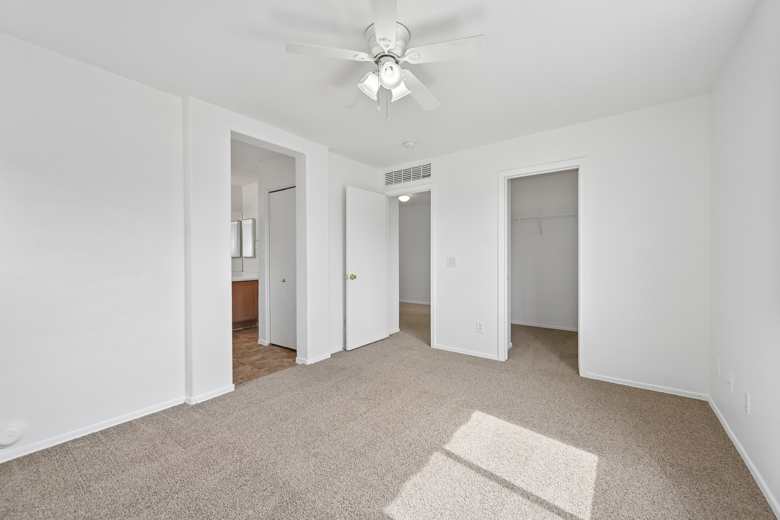 Photo 32 of 50 of 1515 E Bloch Rd, Phoenix, AZ