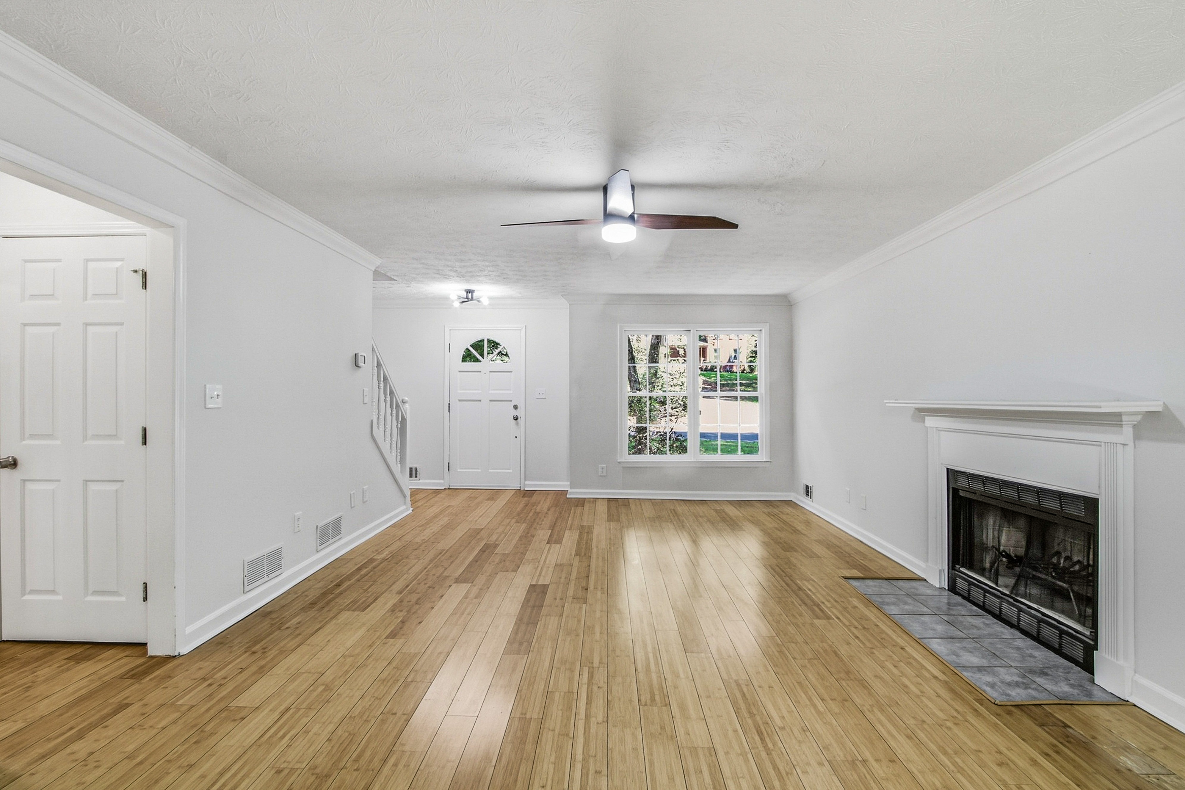 Photo 8 of 29 of 1039 Plantation Blvd SE, Conyers, GA