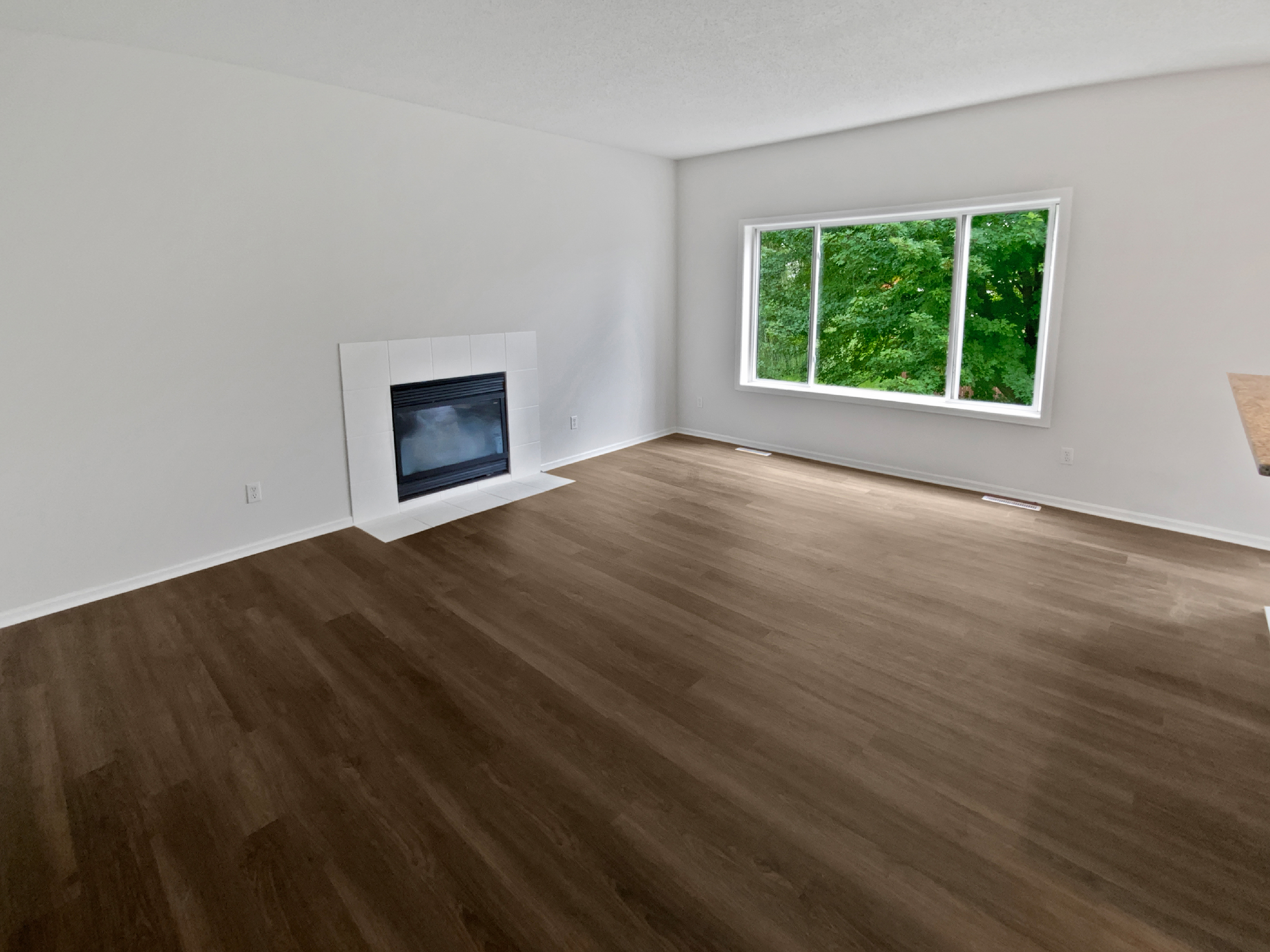 Photo 3 of 23 of 17837 Haralson Dr, Eden Prairie, MN