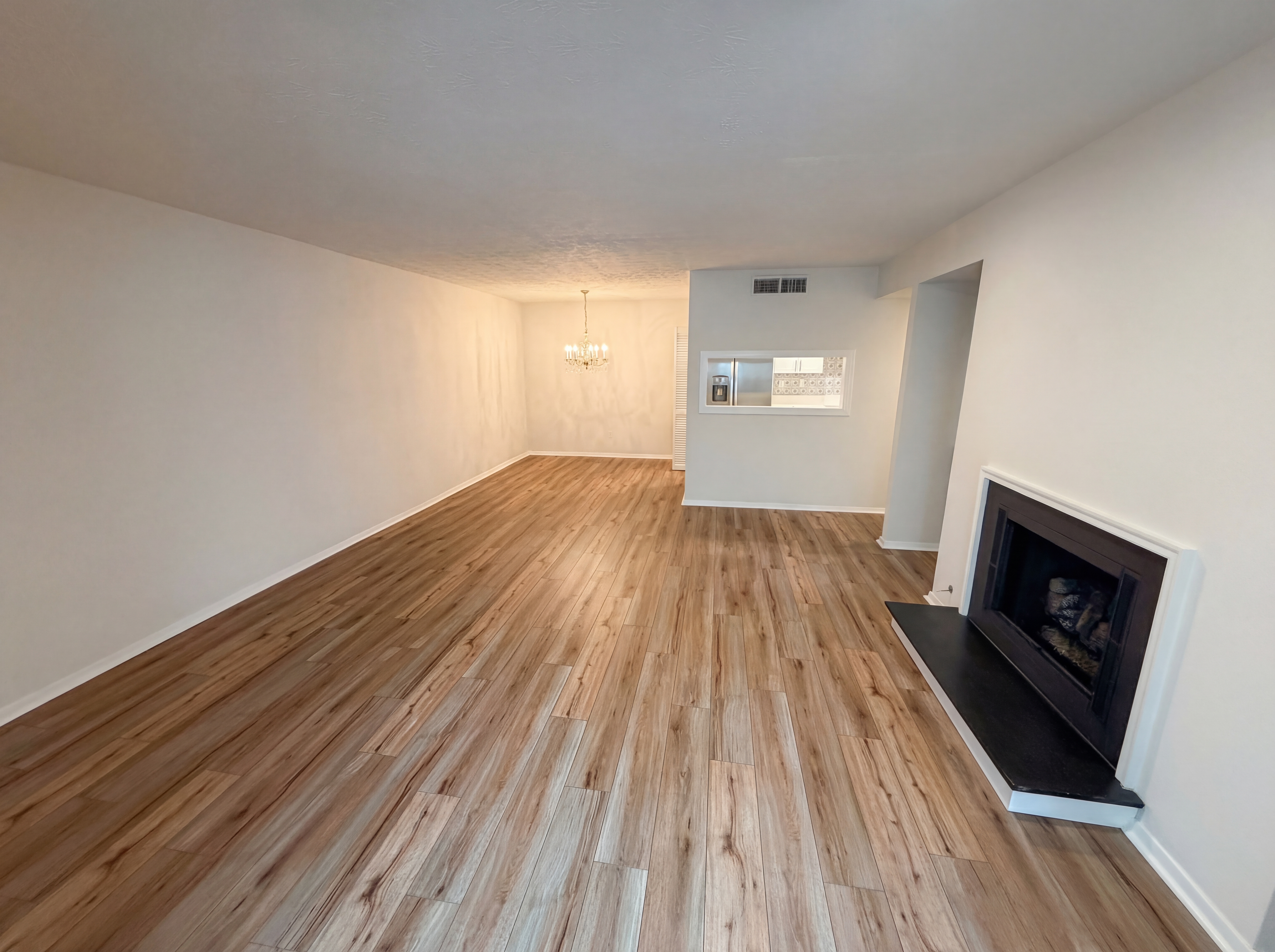 Photo 11 of 24 of 1013 Dunbar Dr, Atlanta, GA