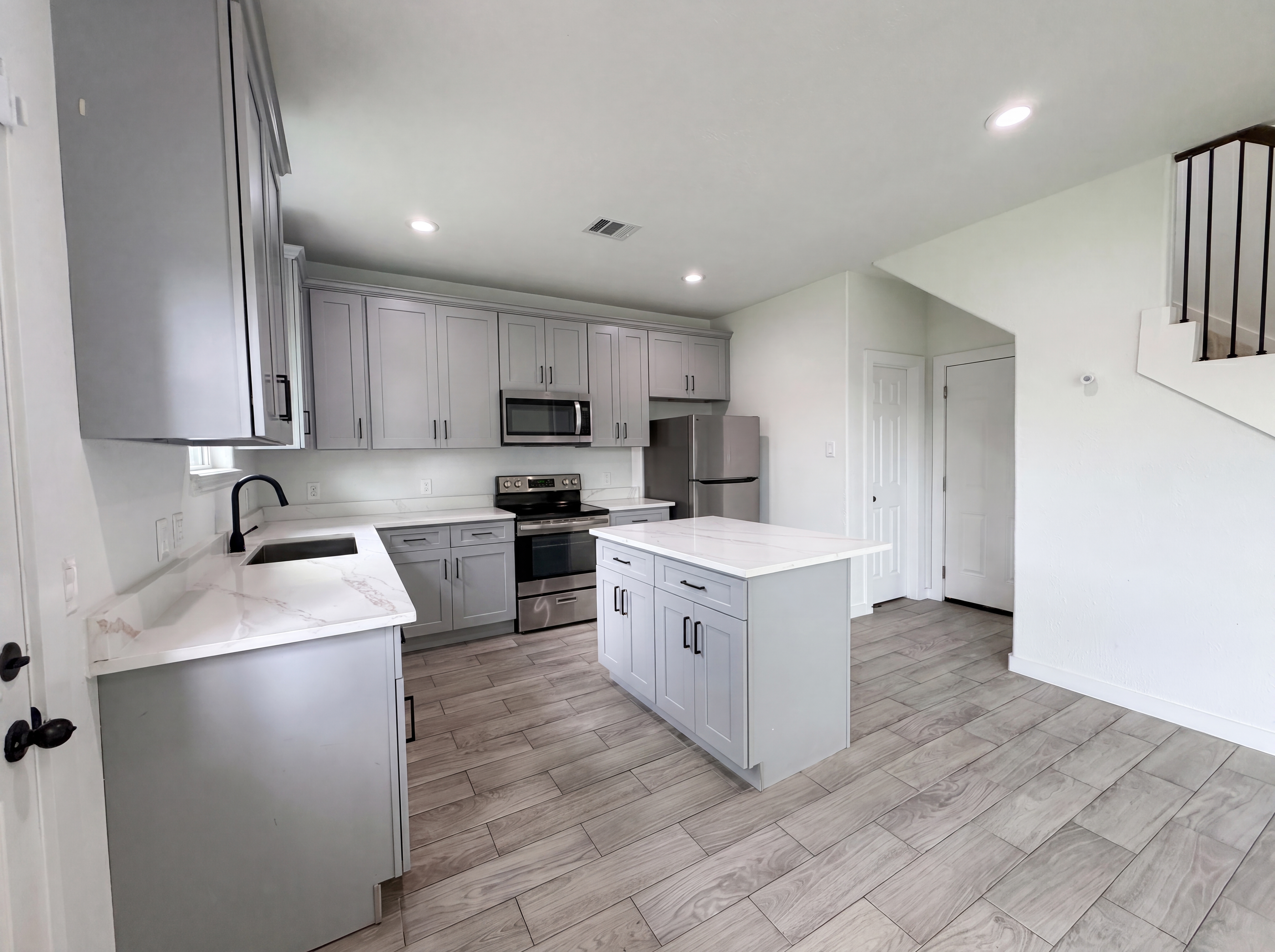 Photo 7 of 20 of 6711 Rowell Ct, Missouri City, TX