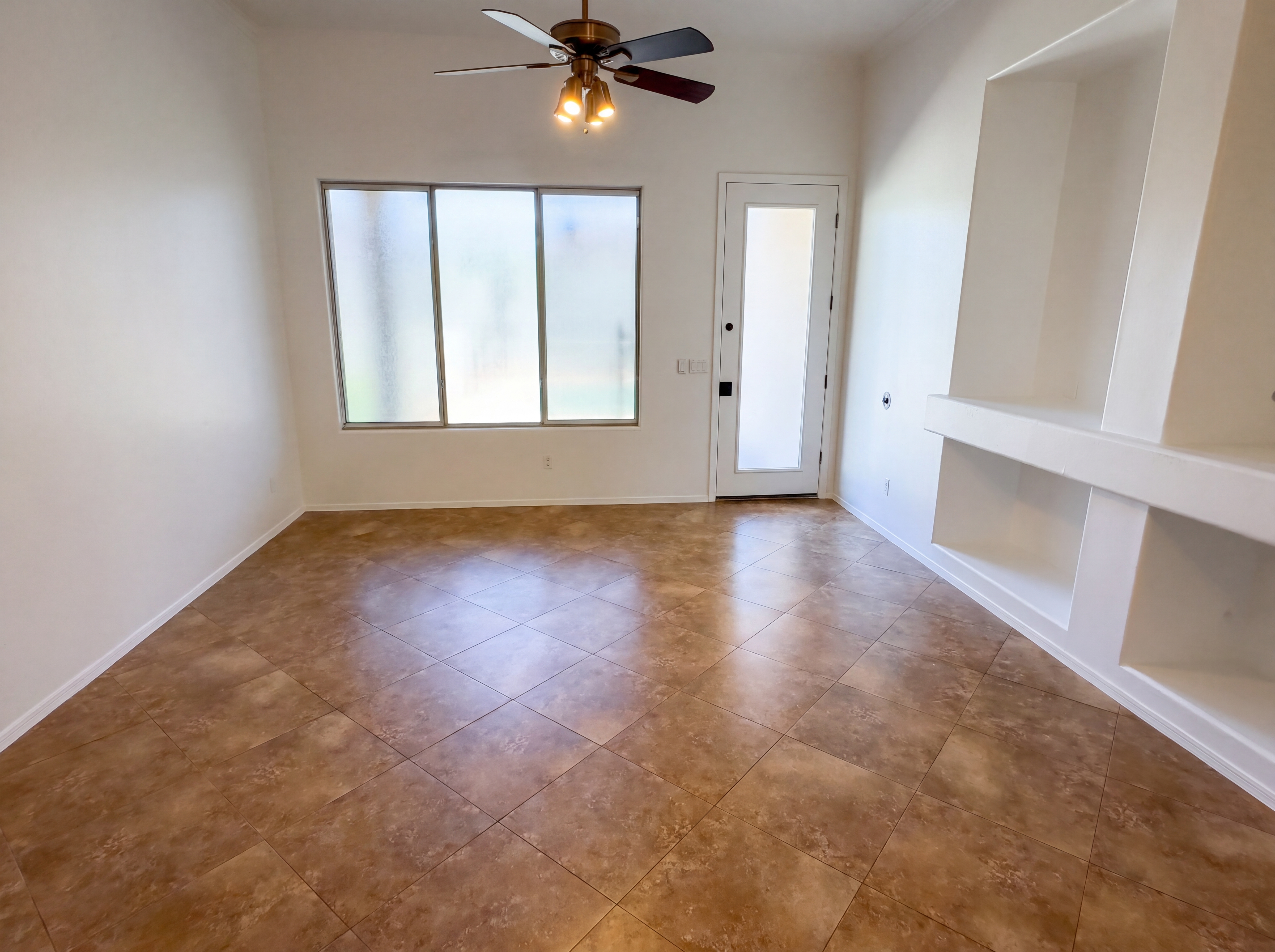Photo 10 of 32 of 7908 W Deanna Dr, Peoria, AZ