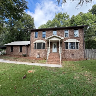 Property photo 1 of 121 Goodman Cir NE