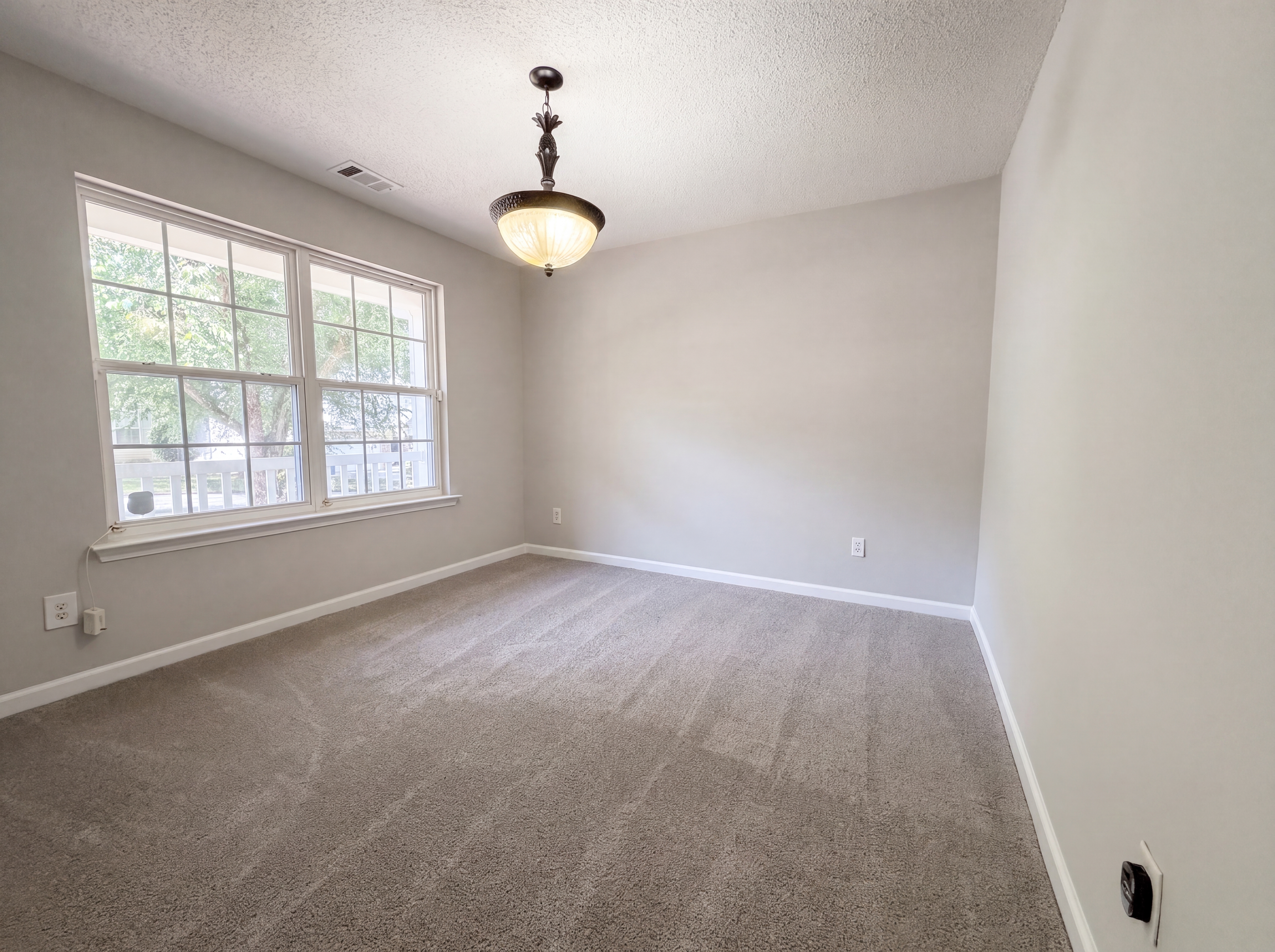 Photo 7 of 23 of 635 Sable View Ln, Atlanta, GA