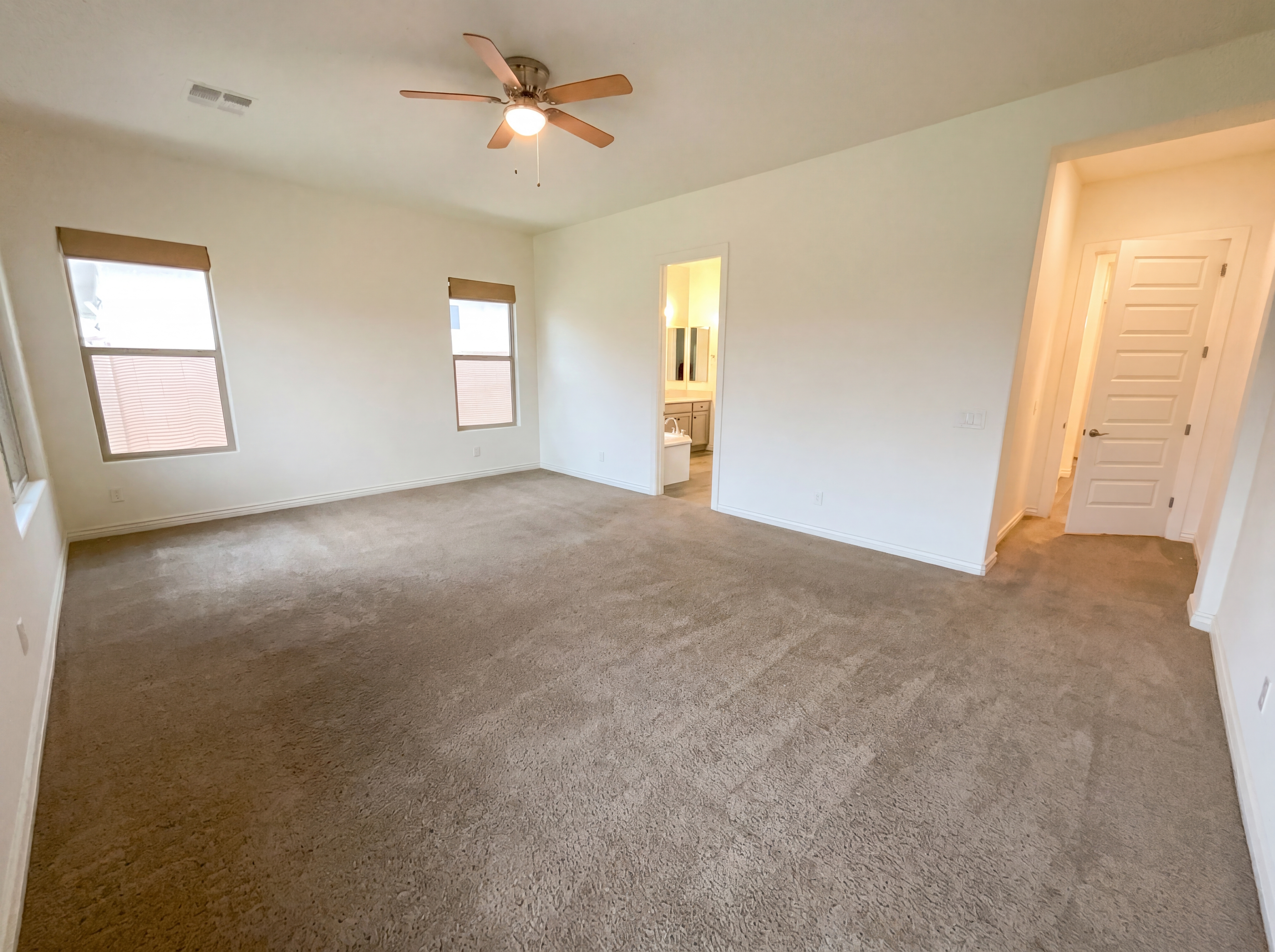 Photo 13 of 29 of 2312 E Susan Dr, Gilbert, AZ