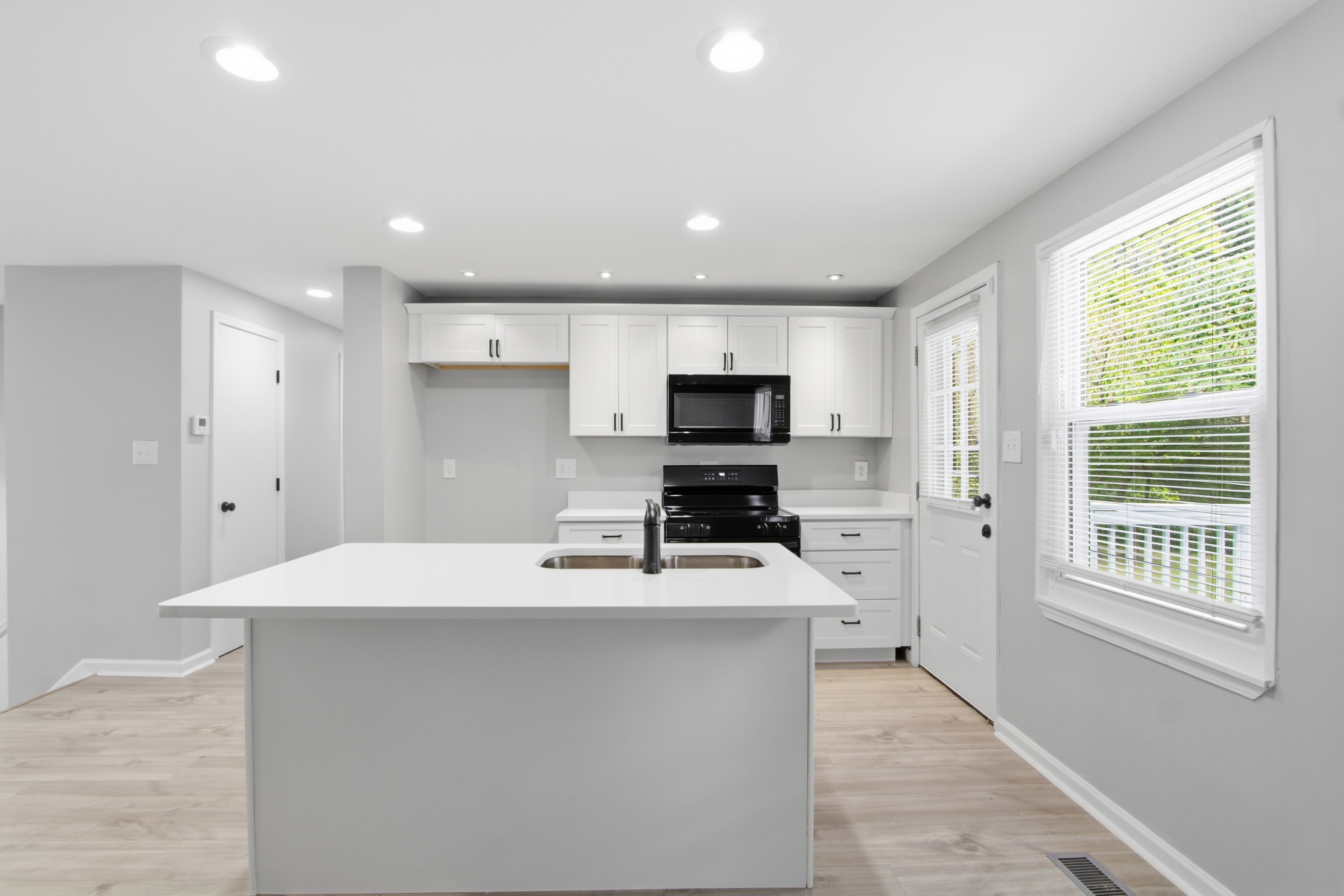 Photo 12 of 30 of 3724 Bramblevine Cir, Lithonia, GA