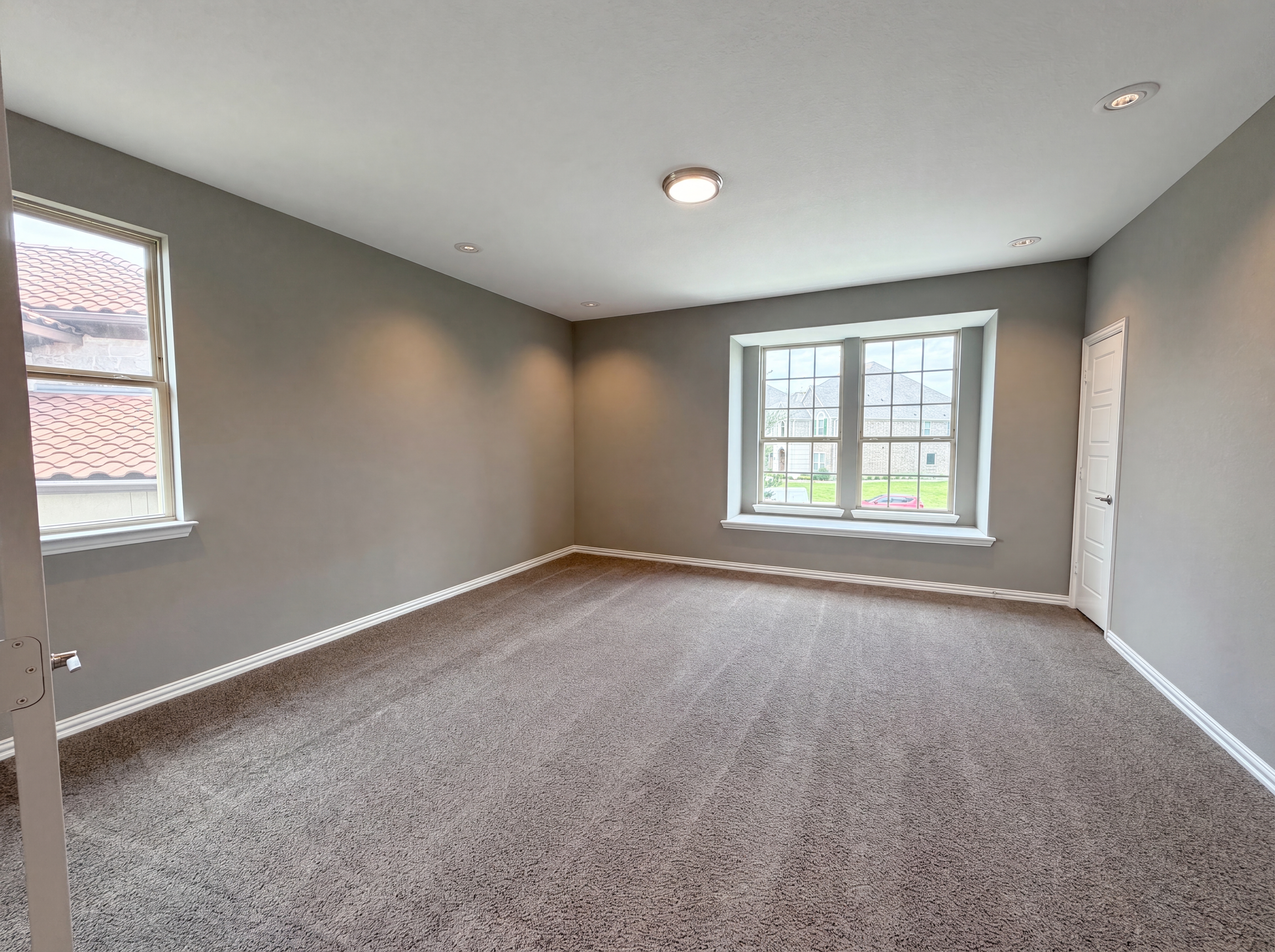 Photo 17 of 42 of 7221 Durand Dr, Irving, TX