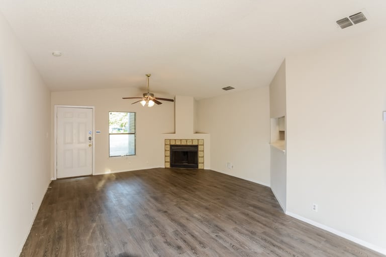 Photo 11 of 27 - 4018 Sun Harbour Dr, San Antonio, TX 78244