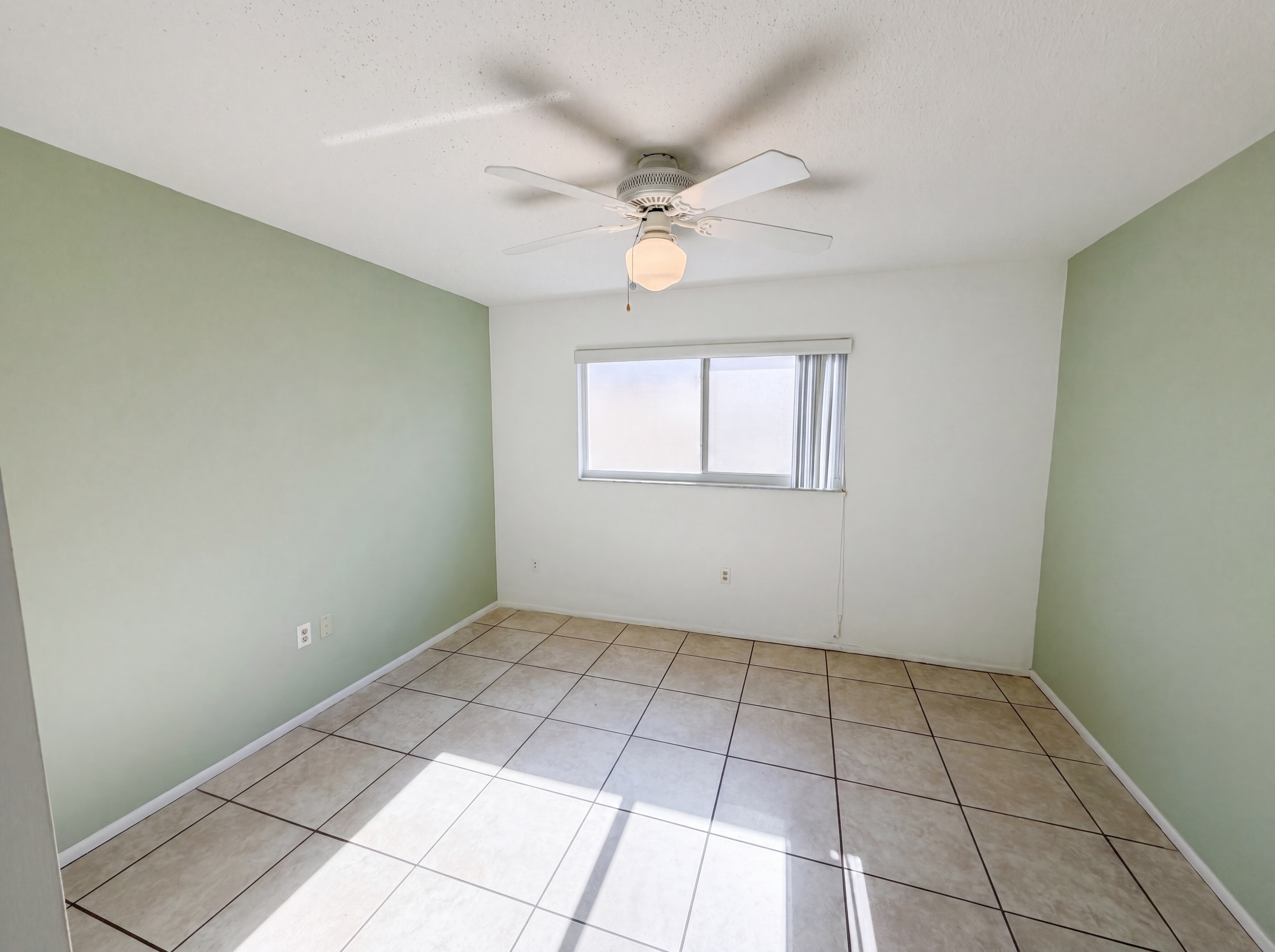 Photo 16 of 29 of 4561 Great Lakes Dr S, Clearwater, FL