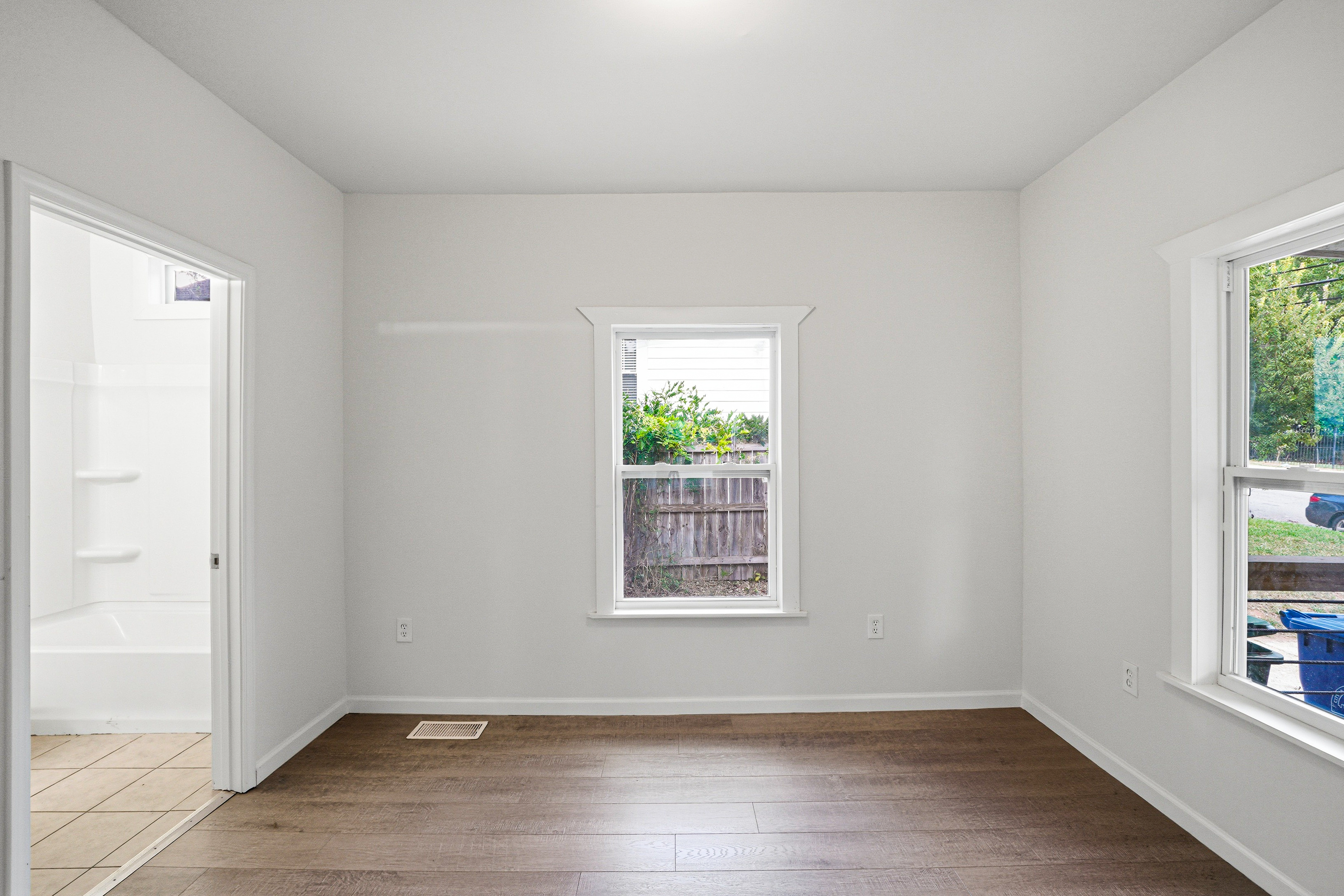 Photo 12 of 25 of 1233 Oakland Dr SW, Atlanta, GA