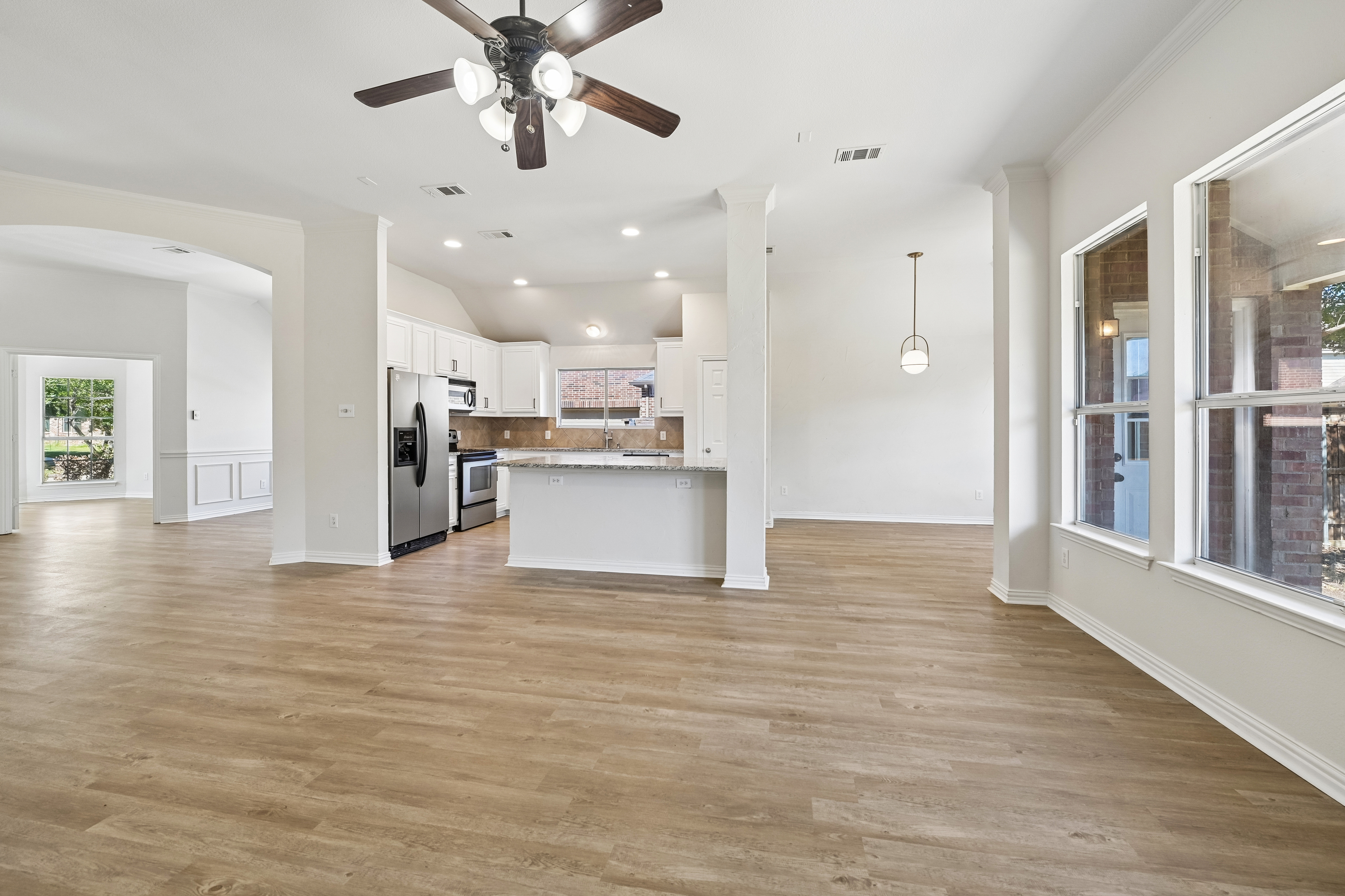 Photo 13 of 35 of 1009 Spinnaker Dr, Forney, TX