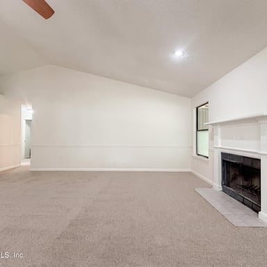 Property photo 3 of 7737 Pepper Cir E