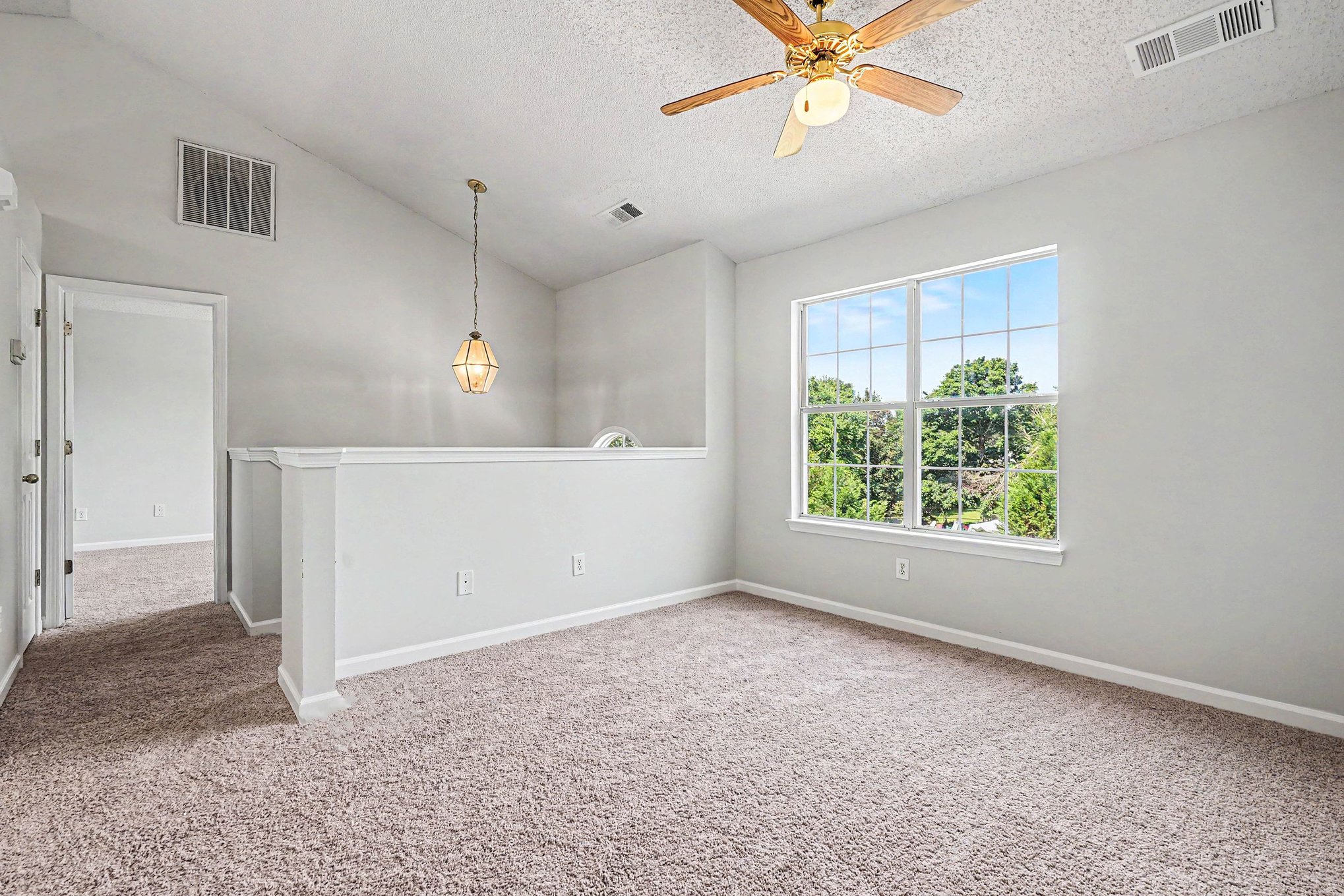 Photo 6 of 19 of 4967 McKinley Dr, Lula, GA