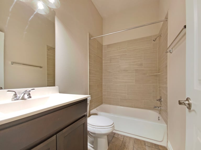 Photo 10 of 31 - 512 Judge Fisk Dr, Leander, TX 78641