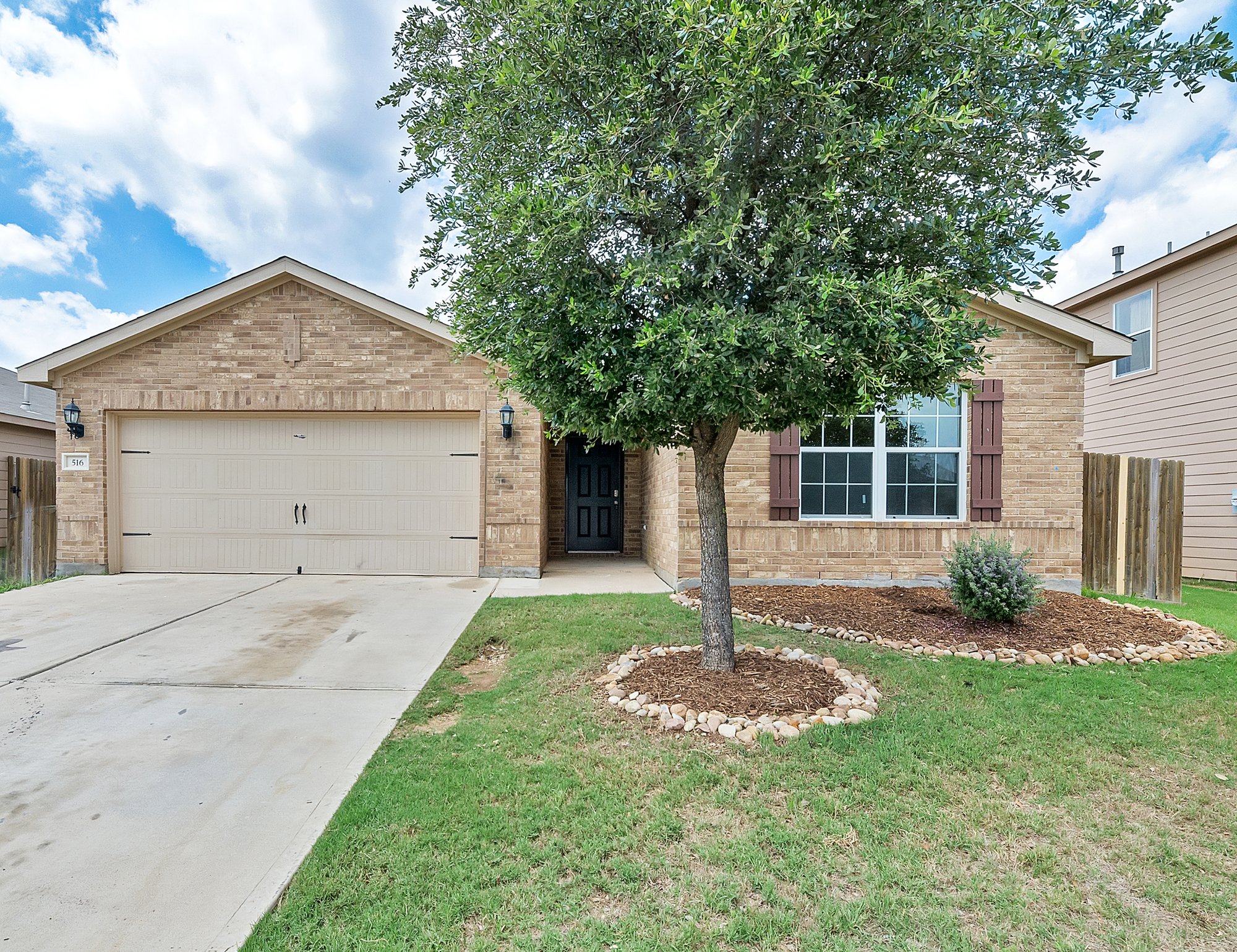 Photo 1 of 22 - 516 Noble Grove Ln, Fort Worth, TX 76140