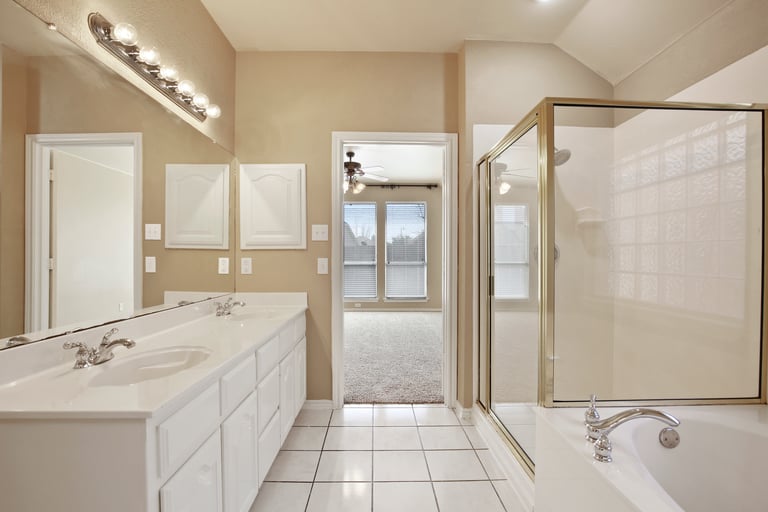 Photo 23 of 29 - 2308 Calmont Dr, Arlington, TX 76001