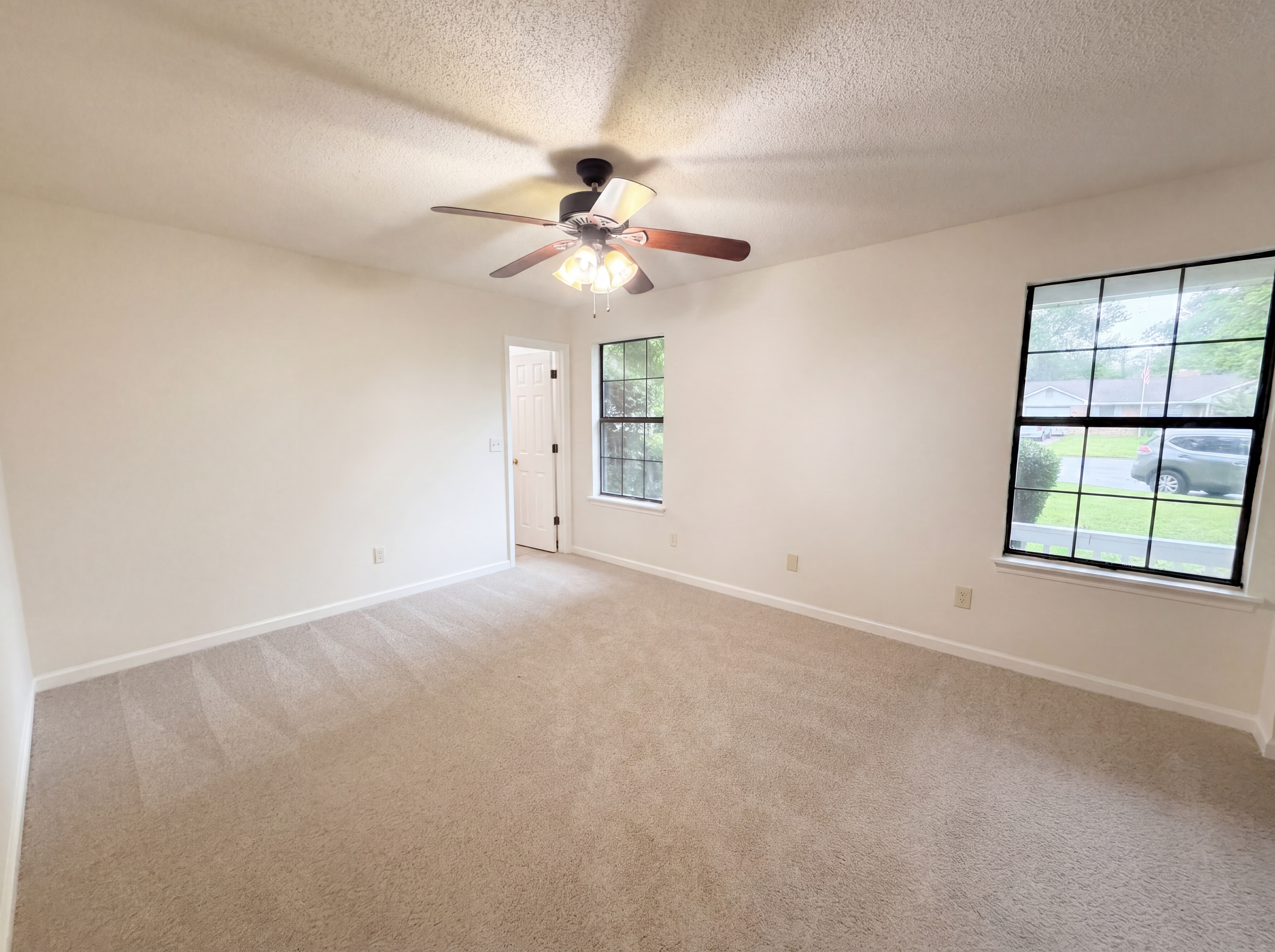 Photo 4 of 17 of 422 Allen Ct, Ladson, SC