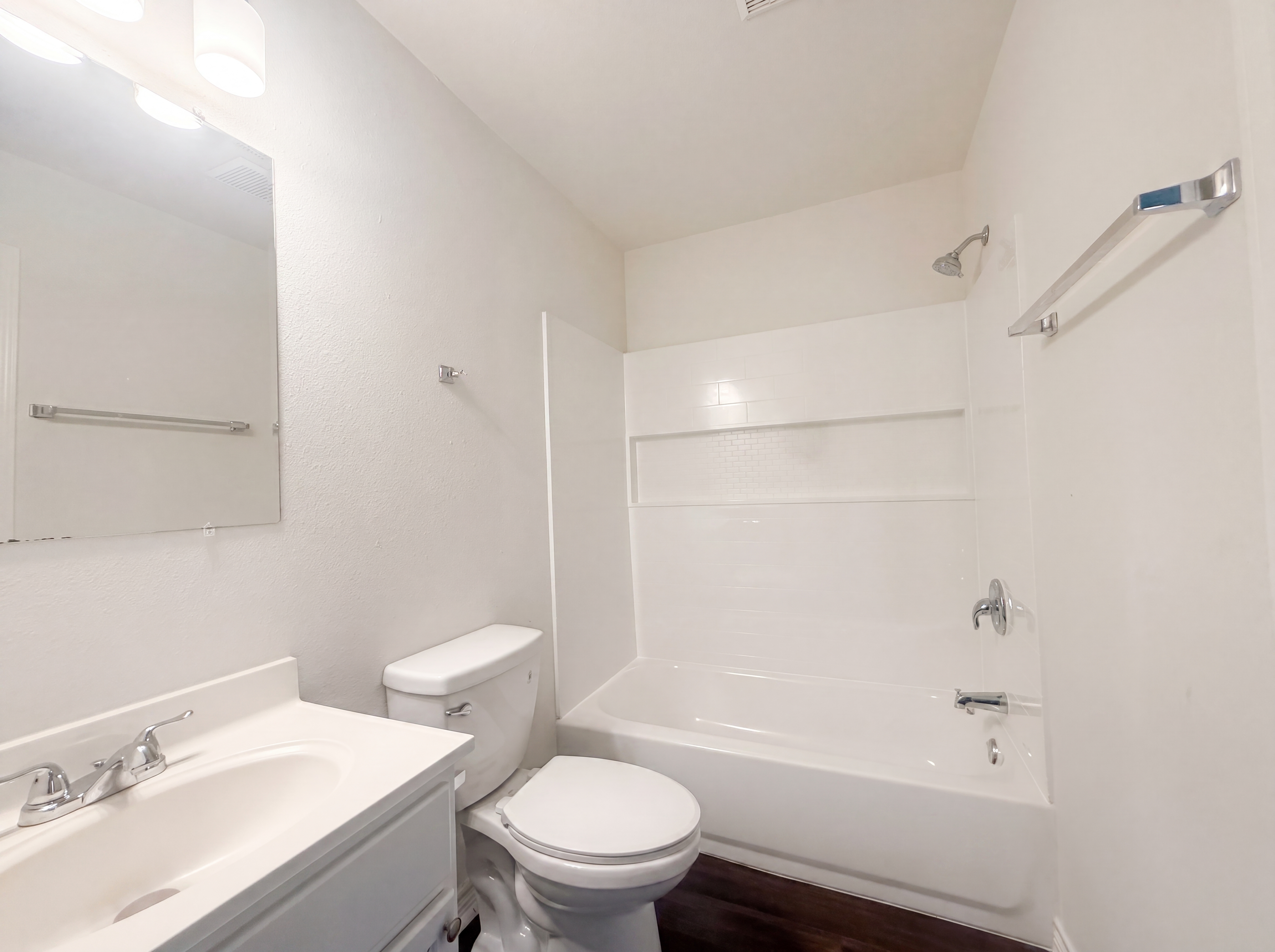 Photo 13 of 15 of 721 Roosevelt Dr, Seguin, TX