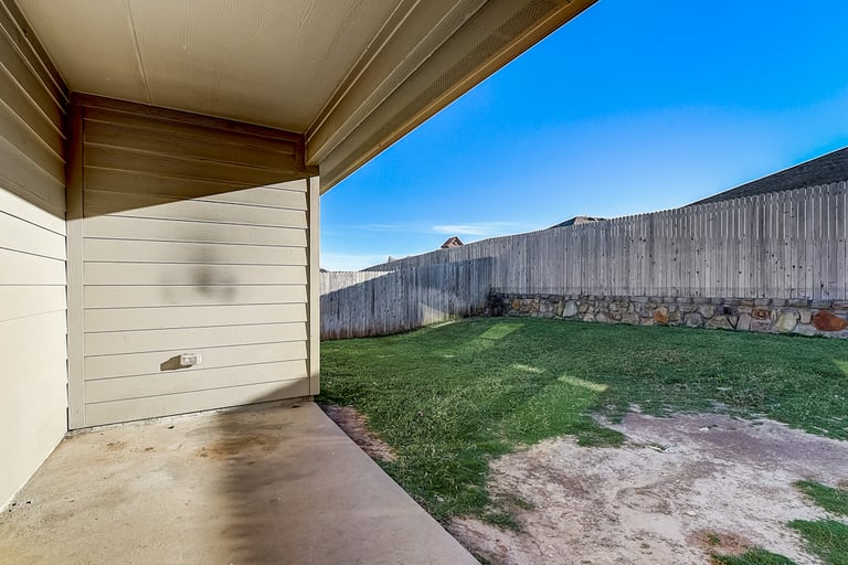 Photo 20 of 36 - 14541 Serrano Ridge Rd, Haslet, TX 76052
