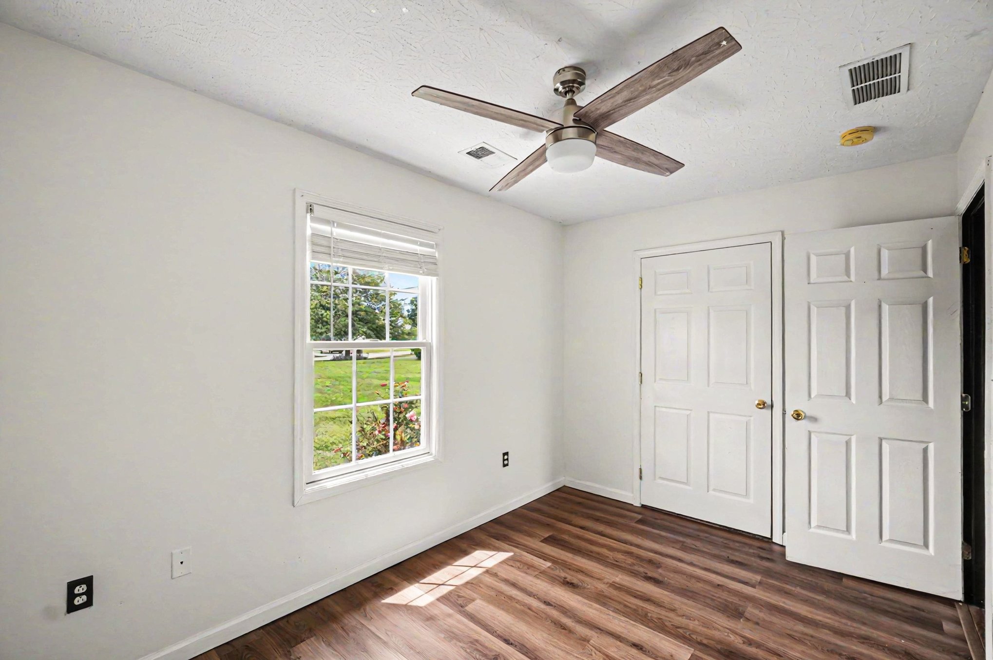 Photo 12 of 16 of 263 Creekwood Dr, Berea, KY