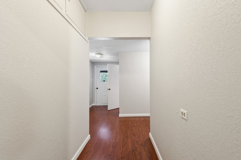 Photo 19 of 30 - 1404 Stanwood Ave, Cleburne, TX 76033