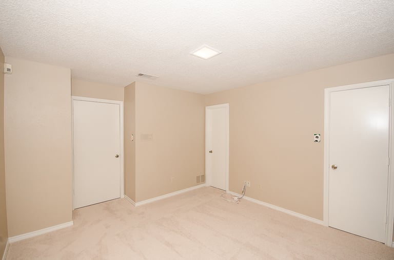 Photo 25 of 28 - 6436 Genstar Ln, Dallas, TX 75252