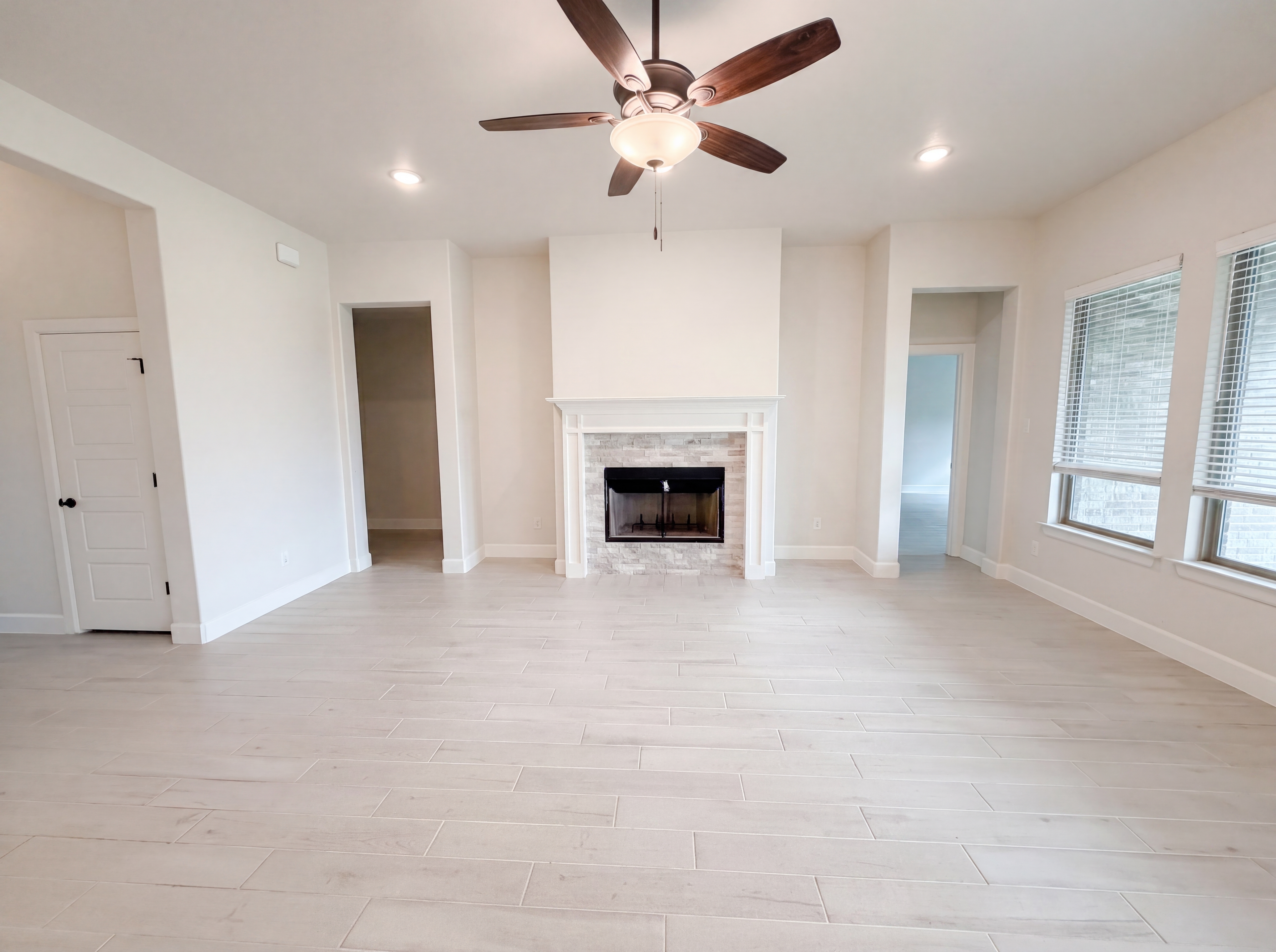 Photo 6 of 19 of 612 Wood Brook Ln, Burleson, TX