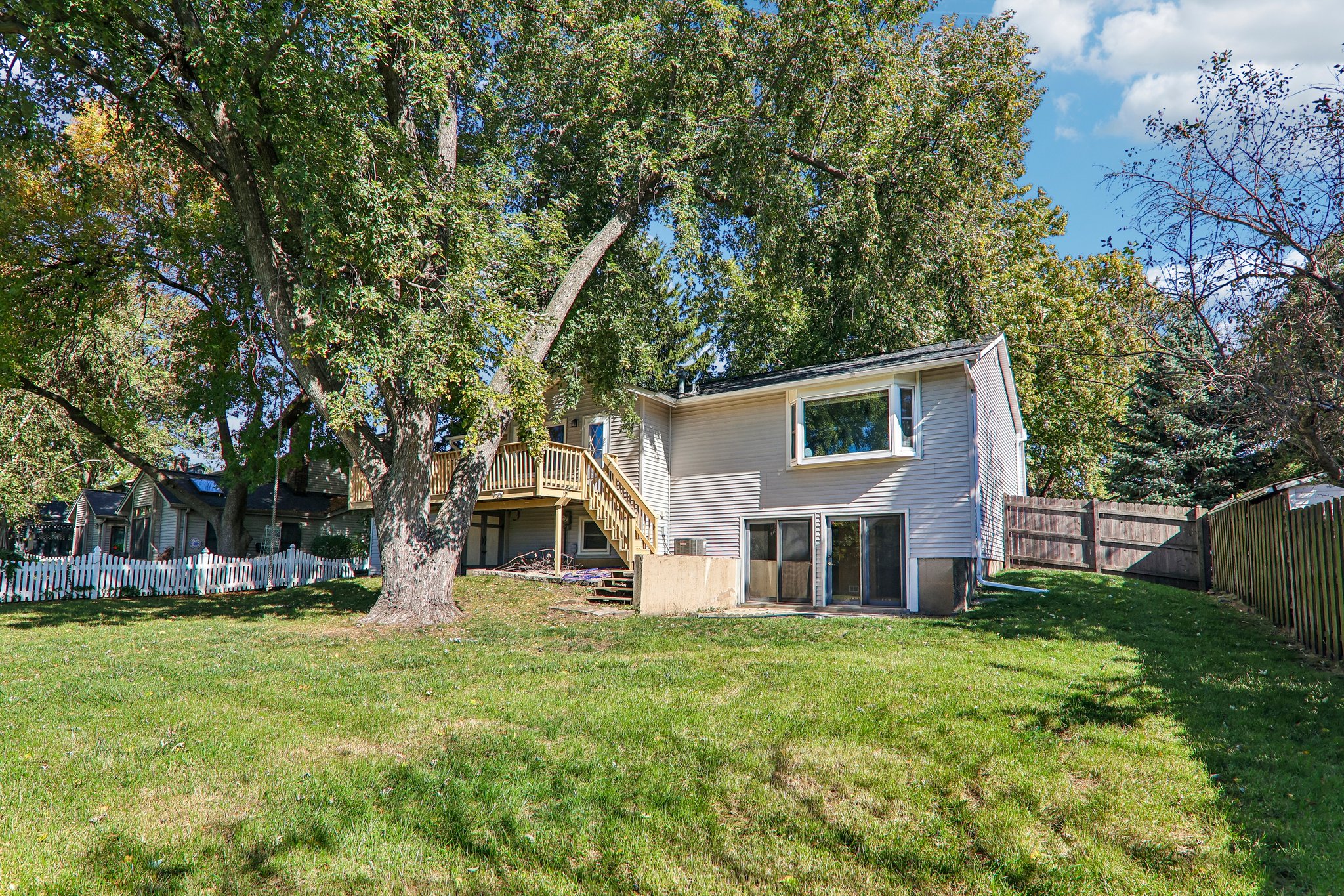 Photo 5 of 30 of 4532 Black Partridge Ln, Lisle, IL