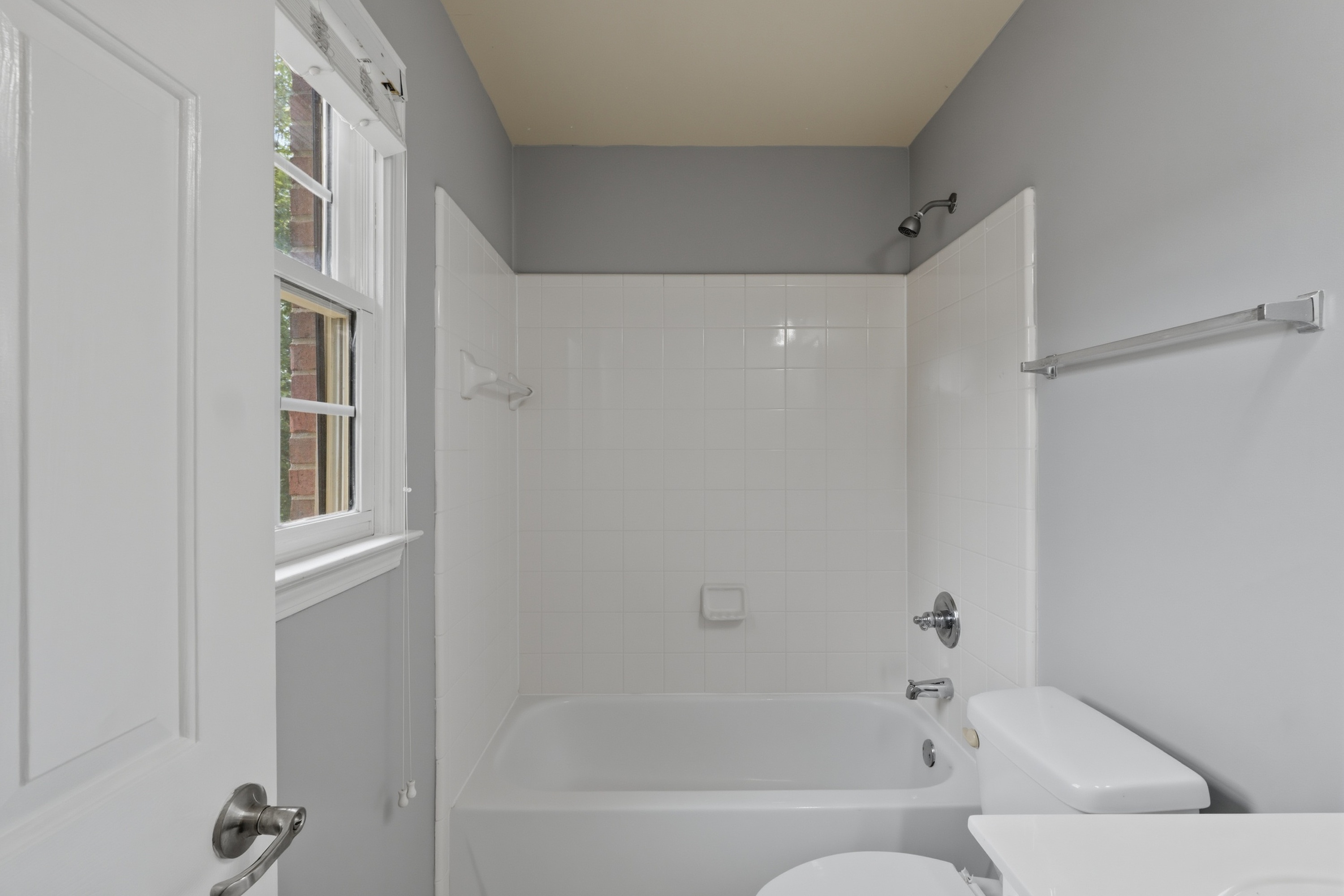 Photo 31 of 51 of 4530 Oak Brook Dr SE, Smyrna, GA