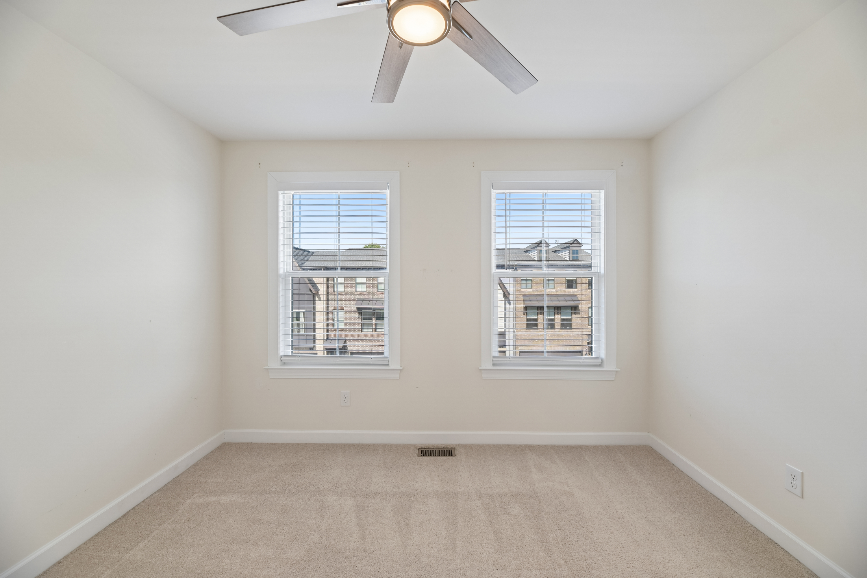 Photo 24 of 60 of 8124 Bock Farm Pl, Alexandria, VA