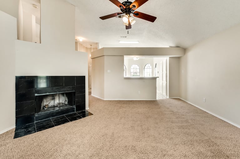 Photo 3 of 27 - 701 Long Hill Ct, McKinney, TX 75071