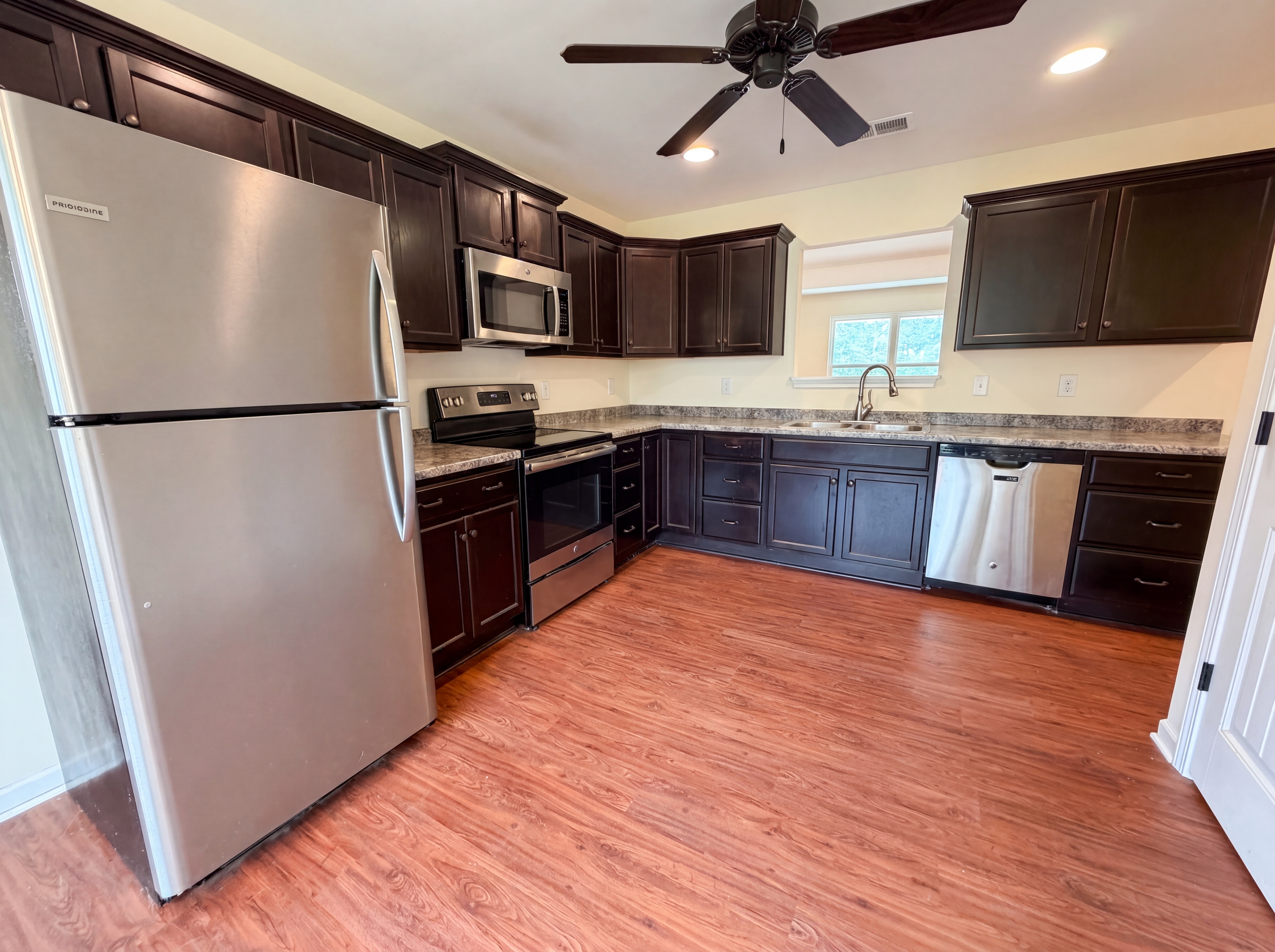 Photo 2 of 20 of 700 Magnolia Crest Ct, Odenville, AL