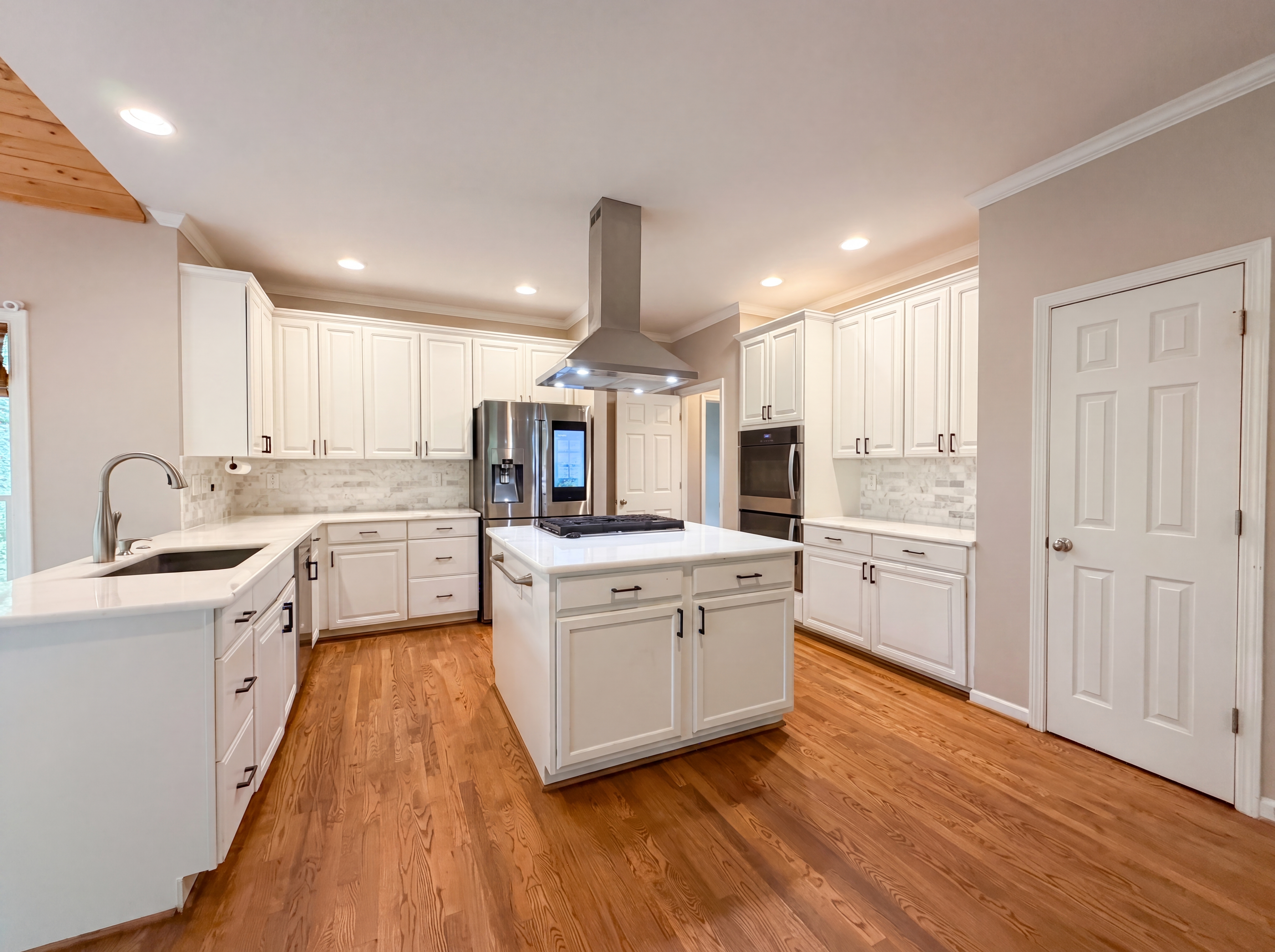 Photo 21 of 34 of 2299 Camden Dr SW, Marietta, GA