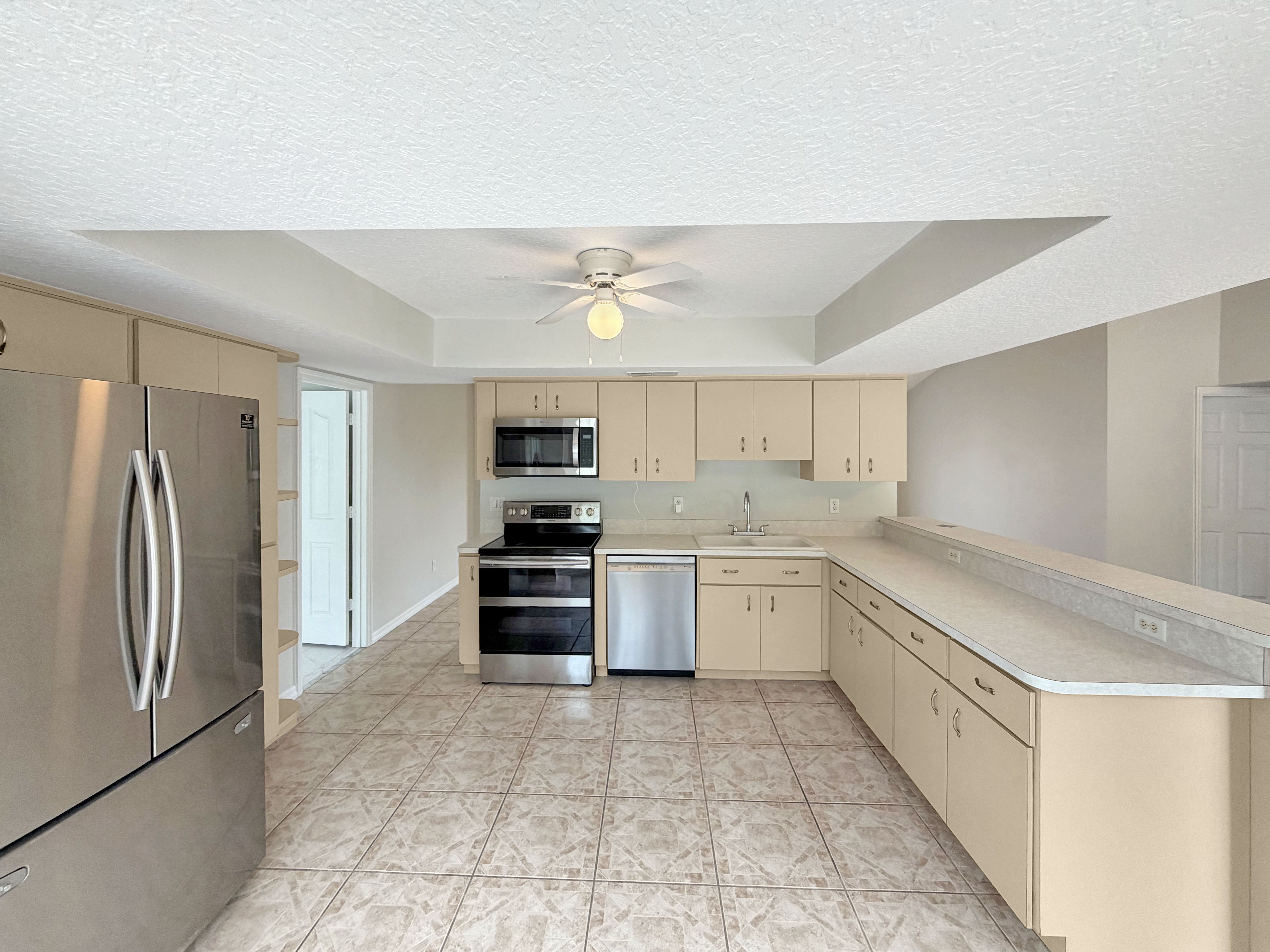 Photo 2 of 20 of 17052 SW 39th Cir, Ocala, FL
