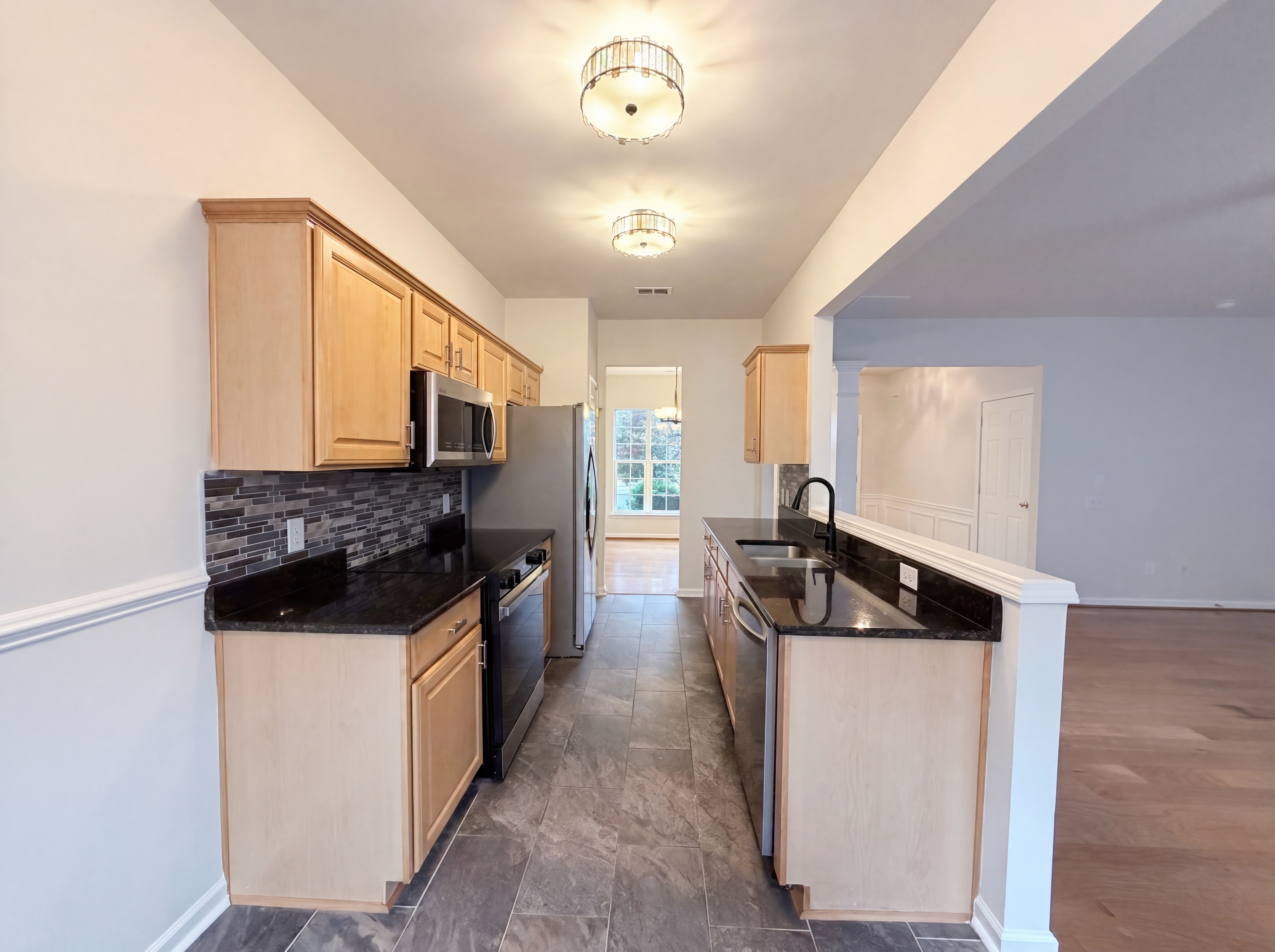 Photo 2 of 19 of 11747 Huxley Rd, Charlotte, NC