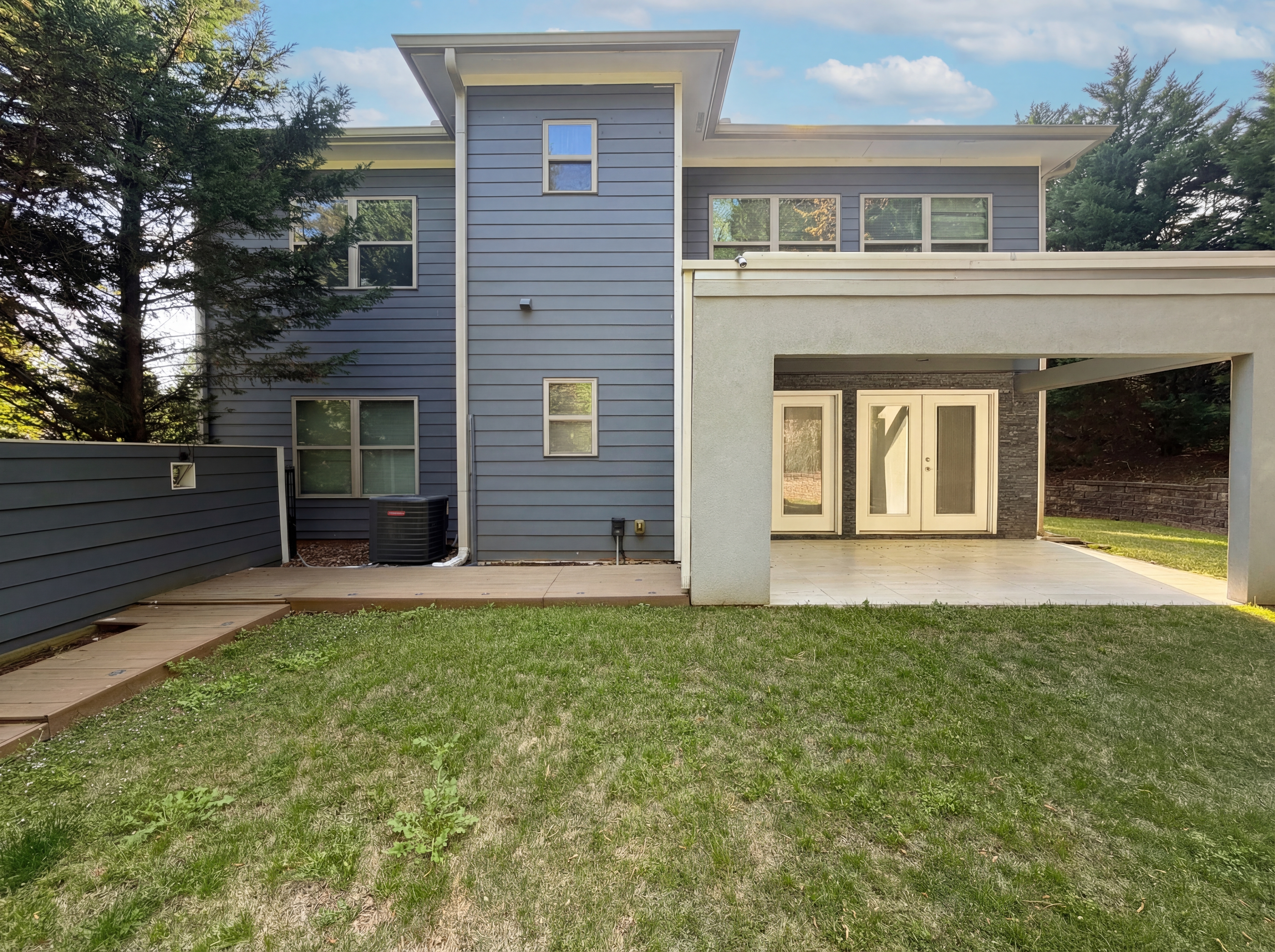Photo 5 of 34 of 302 Summer Garden Dr, Marietta, GA