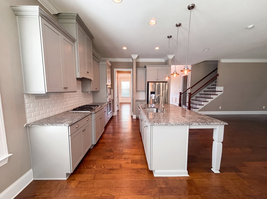 Photo 5 of 37 of 205 N Centurion Ln, Mount Holly, NC
