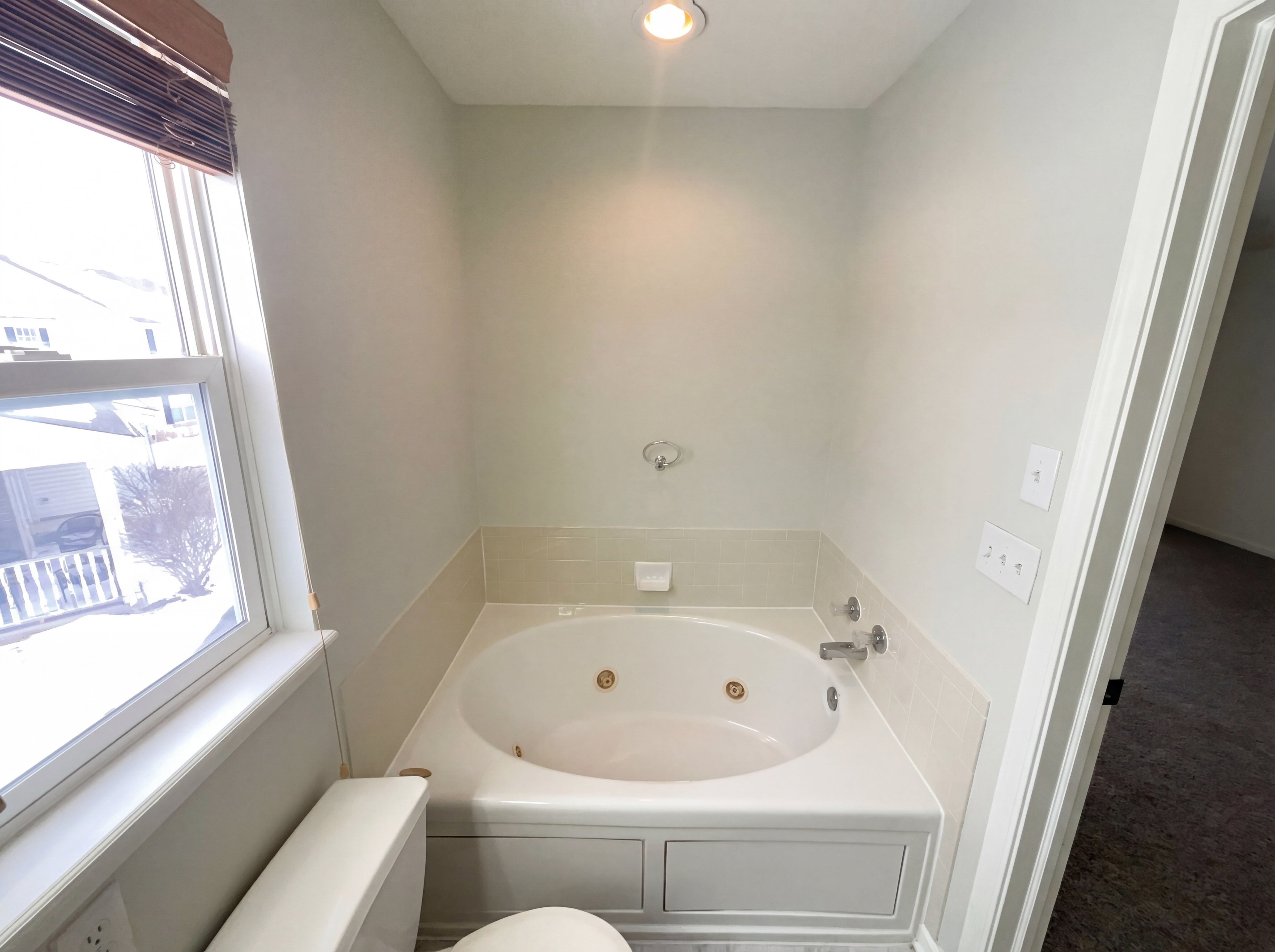 Photo 20 of 24 of 3211 Waterloo Cir, Indianapolis, IN