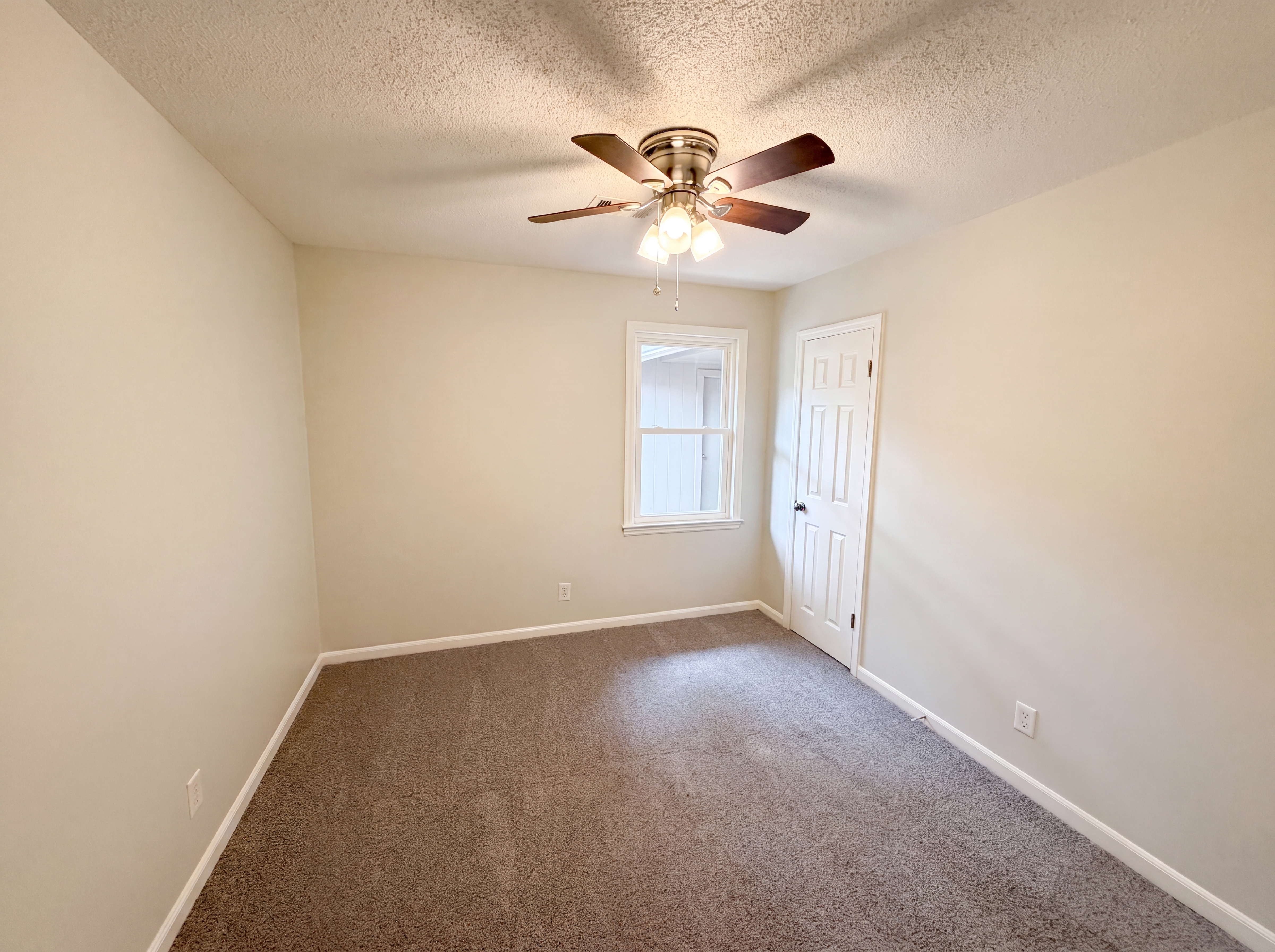 Photo 14 of 22 of 1820 Chantilly Dr, Columbia, SC