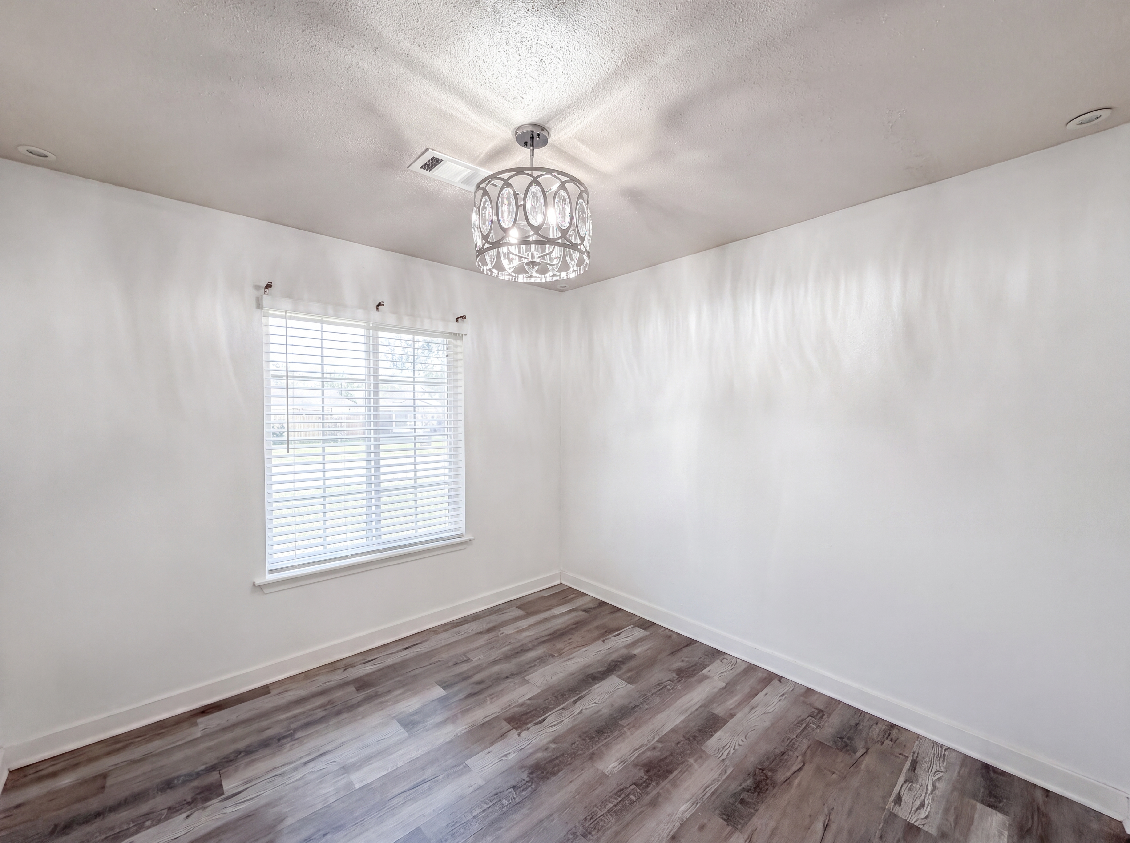 Photo 8 of 19 of 2725 Flintlock Pl, Austell, GA