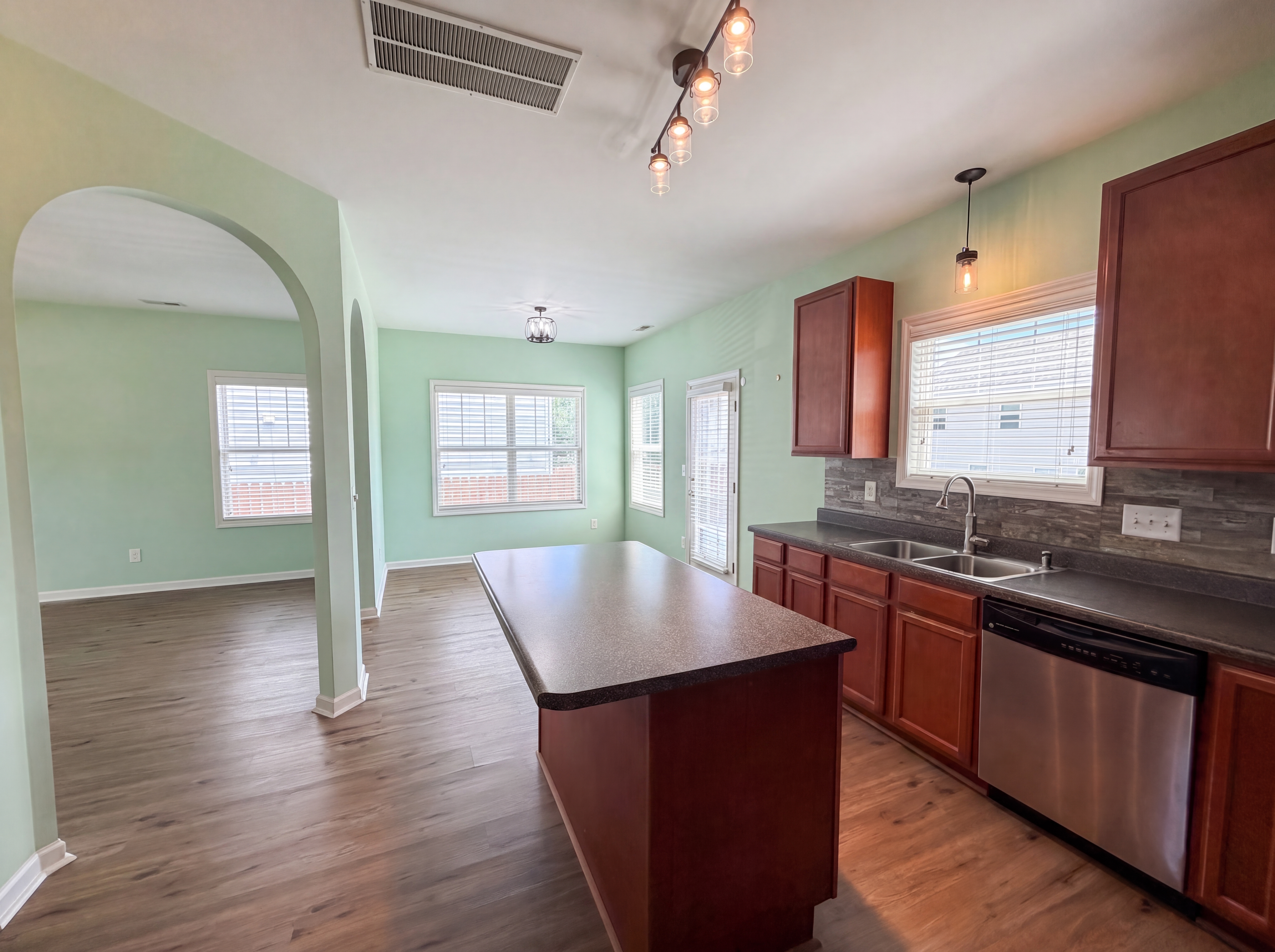 Photo 7 of 17 of 1305 Silver Dr, Mebane, NC