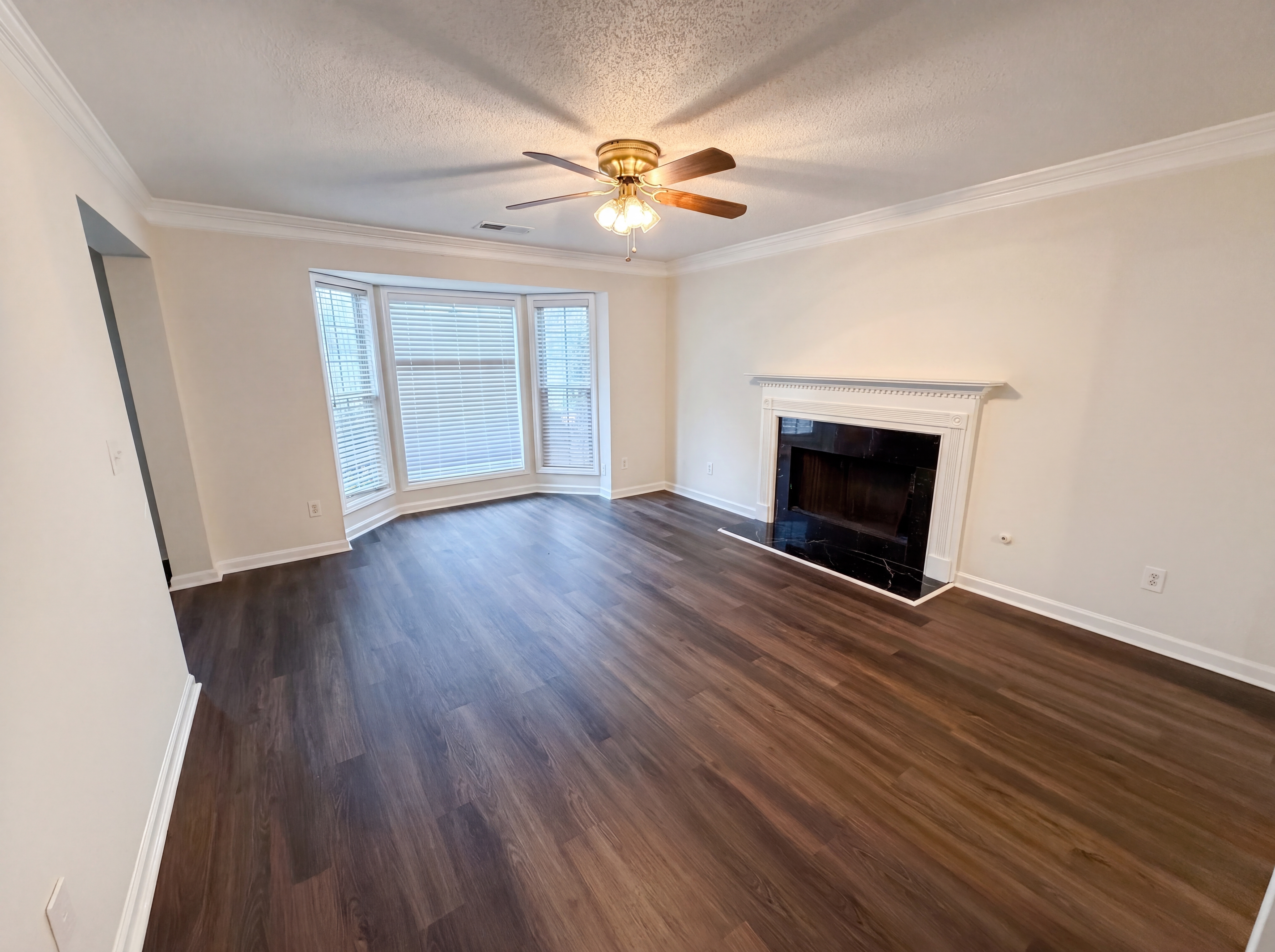 Photo 12 of 34 of 215 Twin Brook Way, Lawrenceville, GA