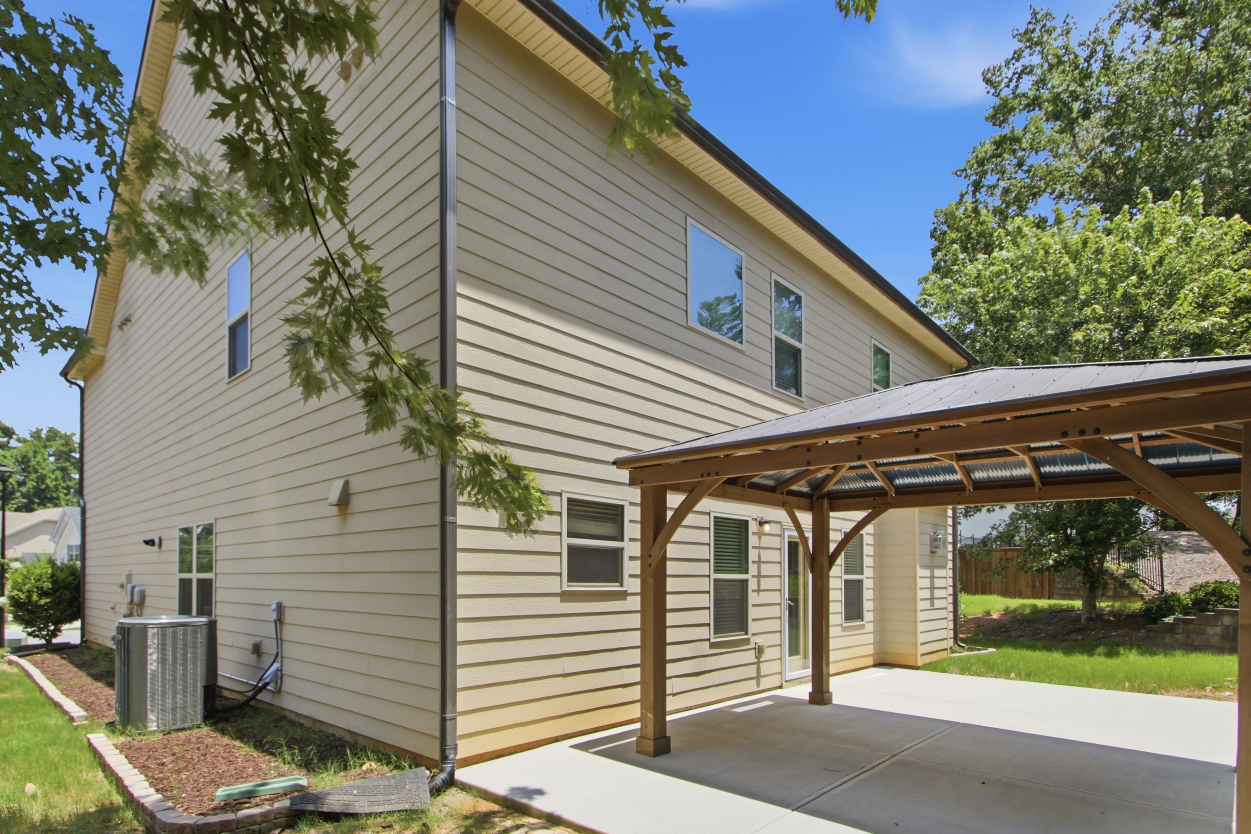 Photo 5 of 41 of 114 Madison St, Canton, GA