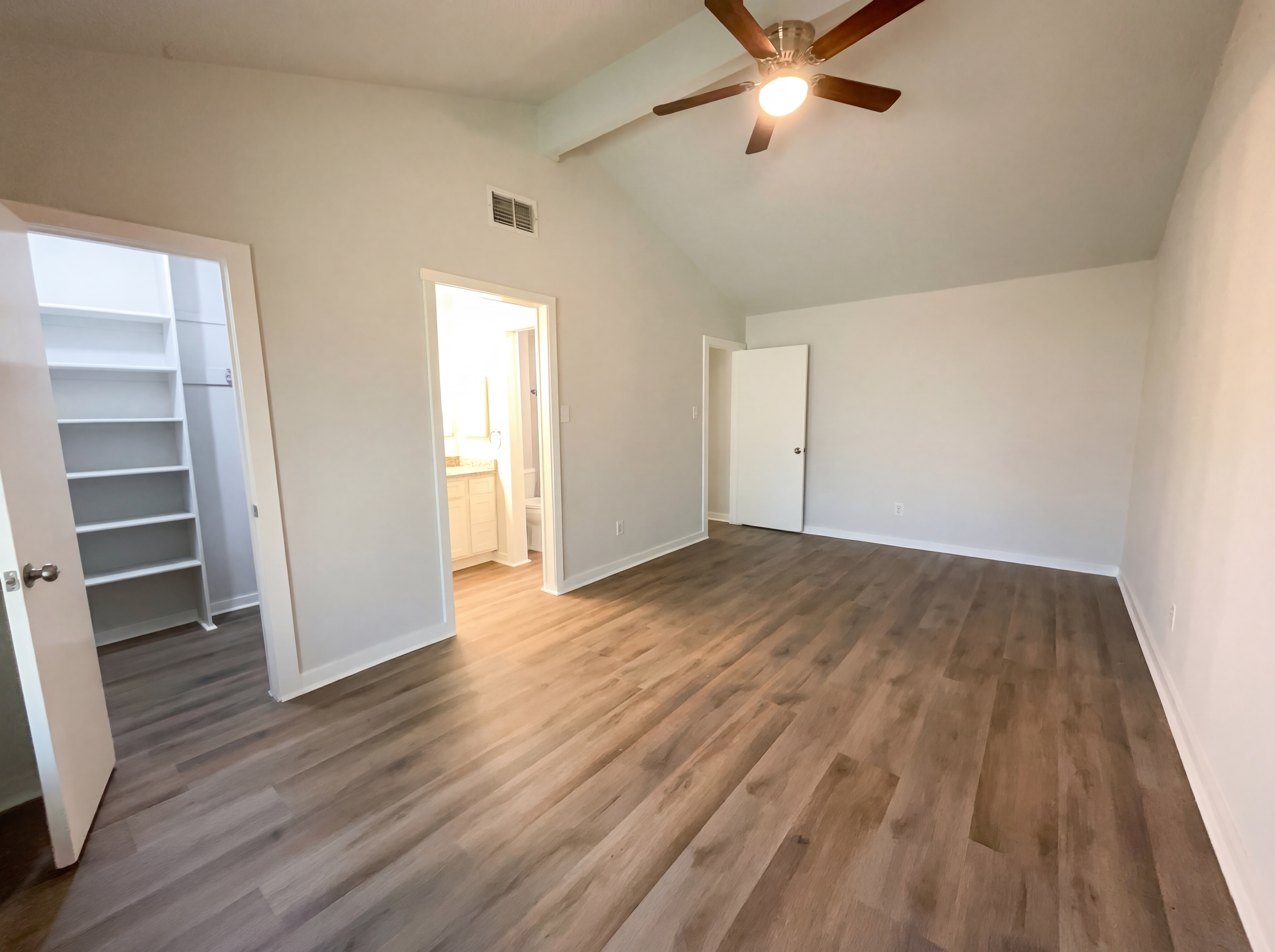 Photo 4 of 20 of 8911 Rich Trace St, San Antonio, TX