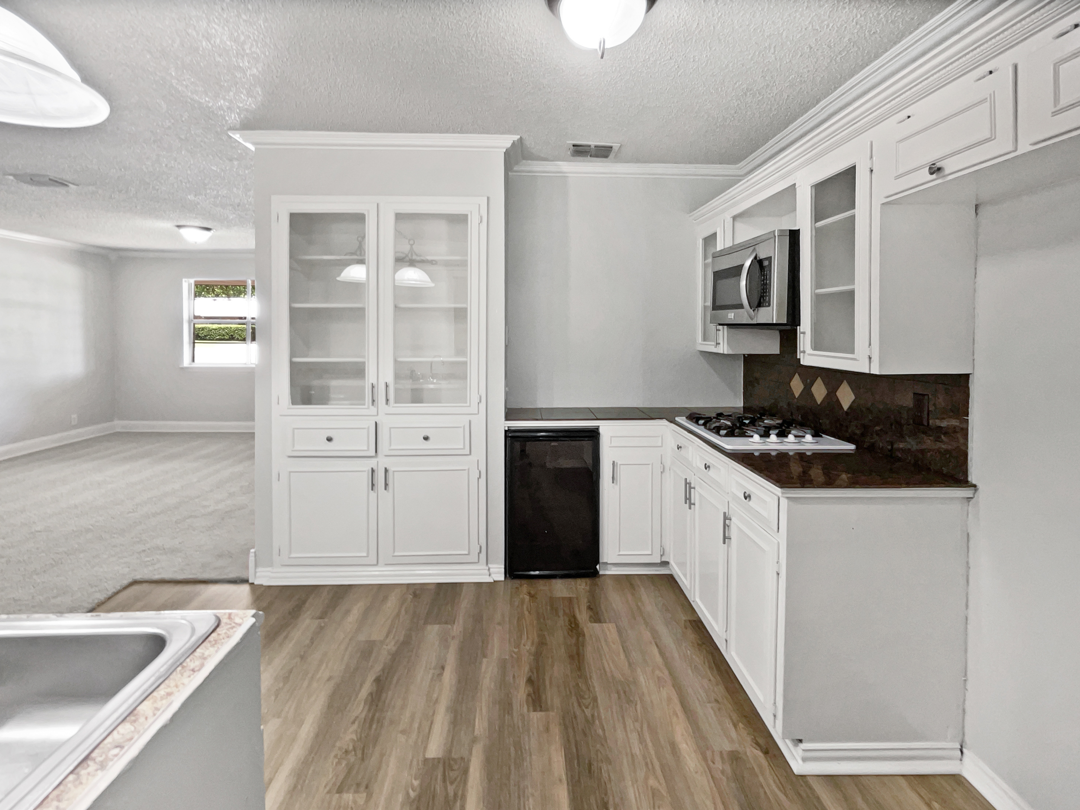 Photo 11 of 18 of 103 Comanche Ct, Waxahachie, TX