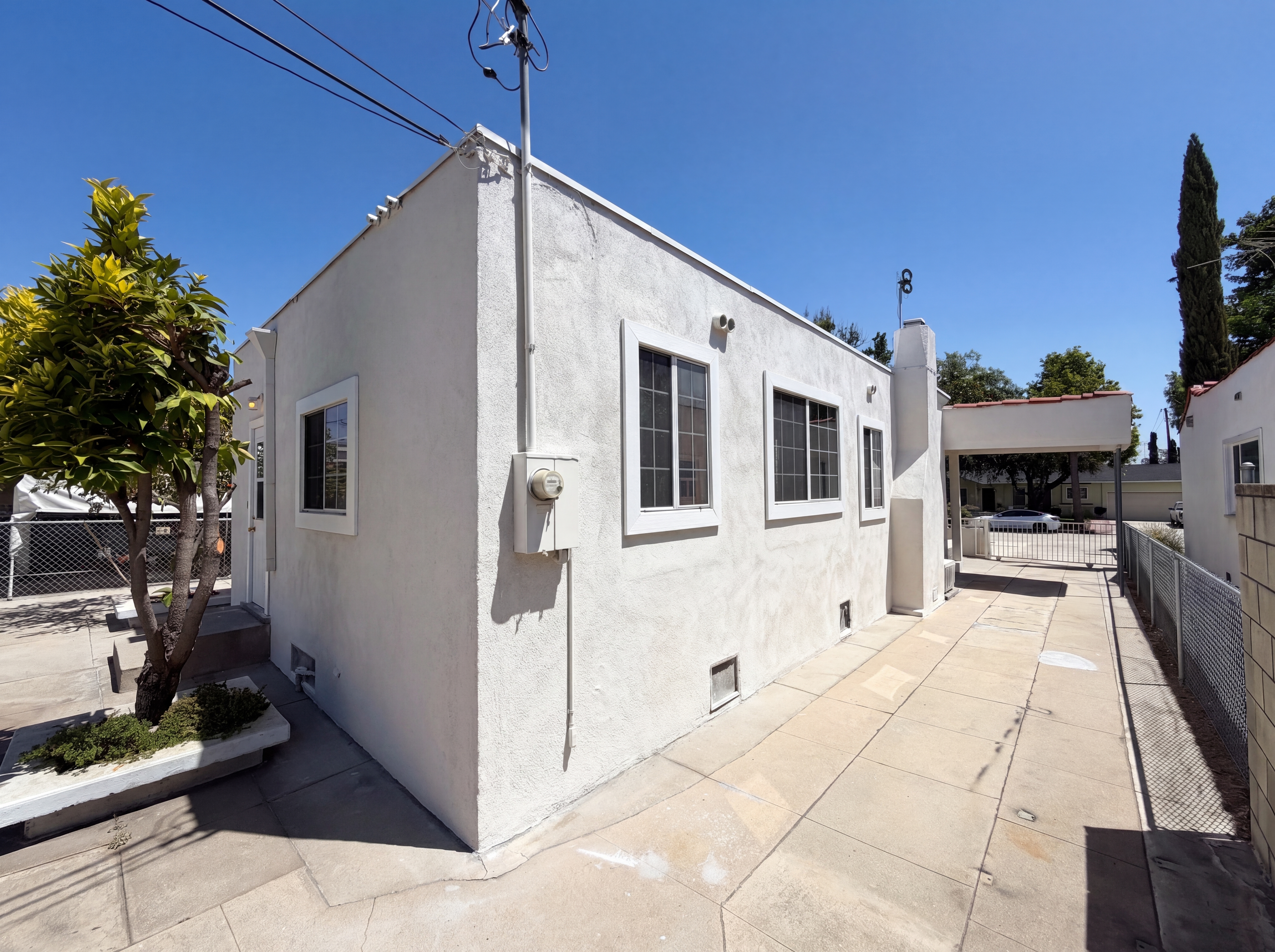 Photo 24 of 31 of 817 S 9th St, Alhambra, CA